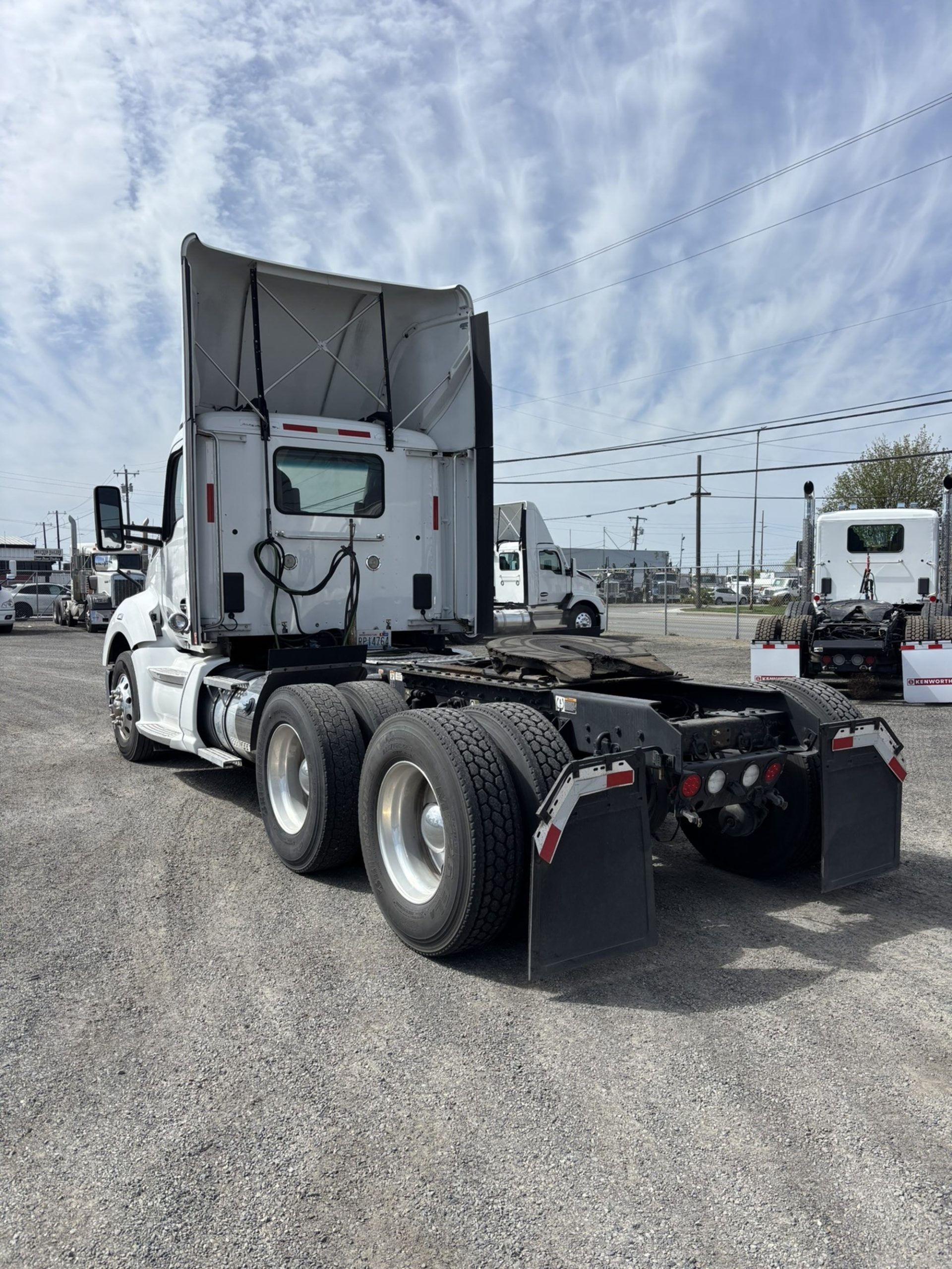 2020 Kenworth T680 - image 2