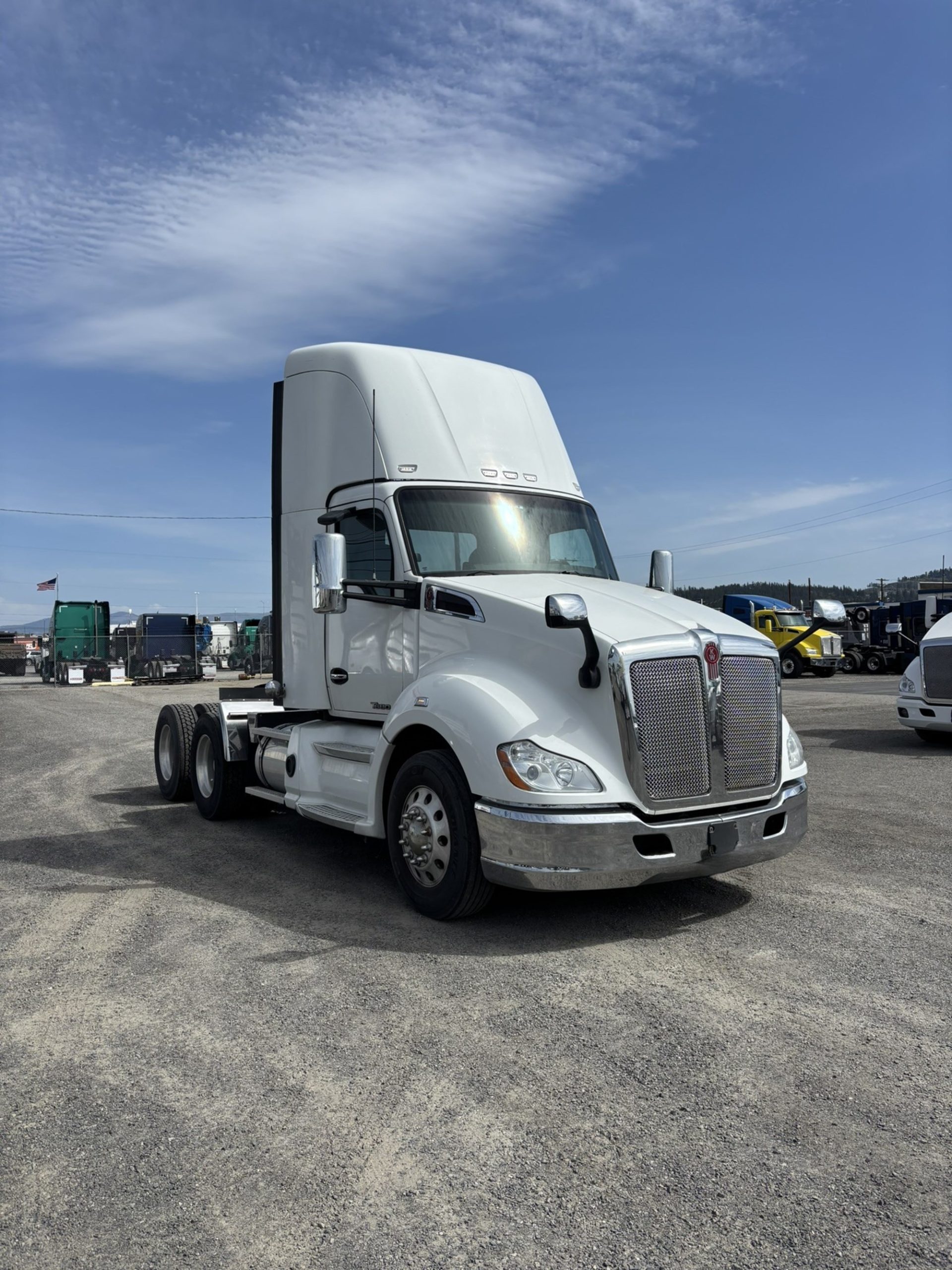2020 Kenworth T680 - image 5