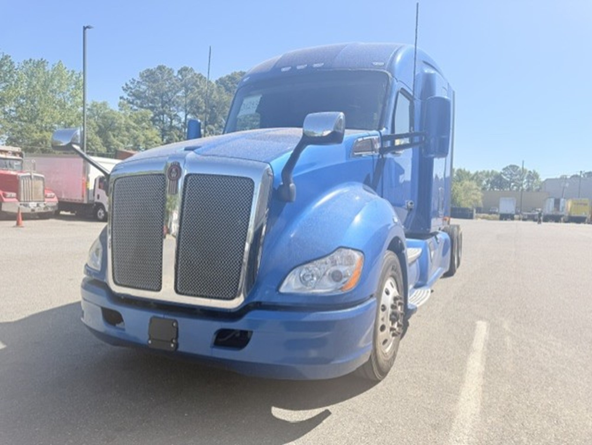 2021 Kenworth T680 - image 1 of 6