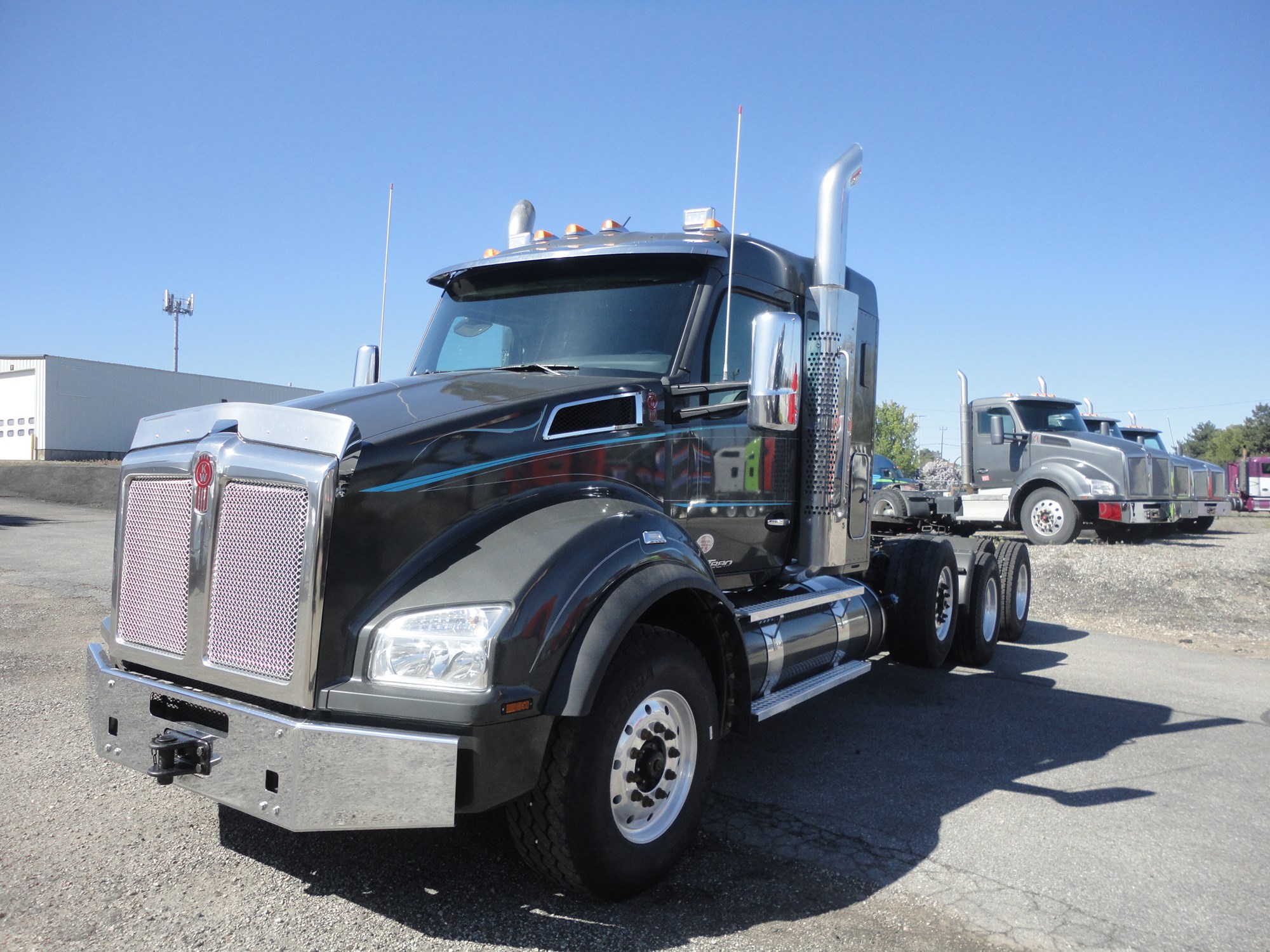 2021 Kenworth T880 - image 1 of 6