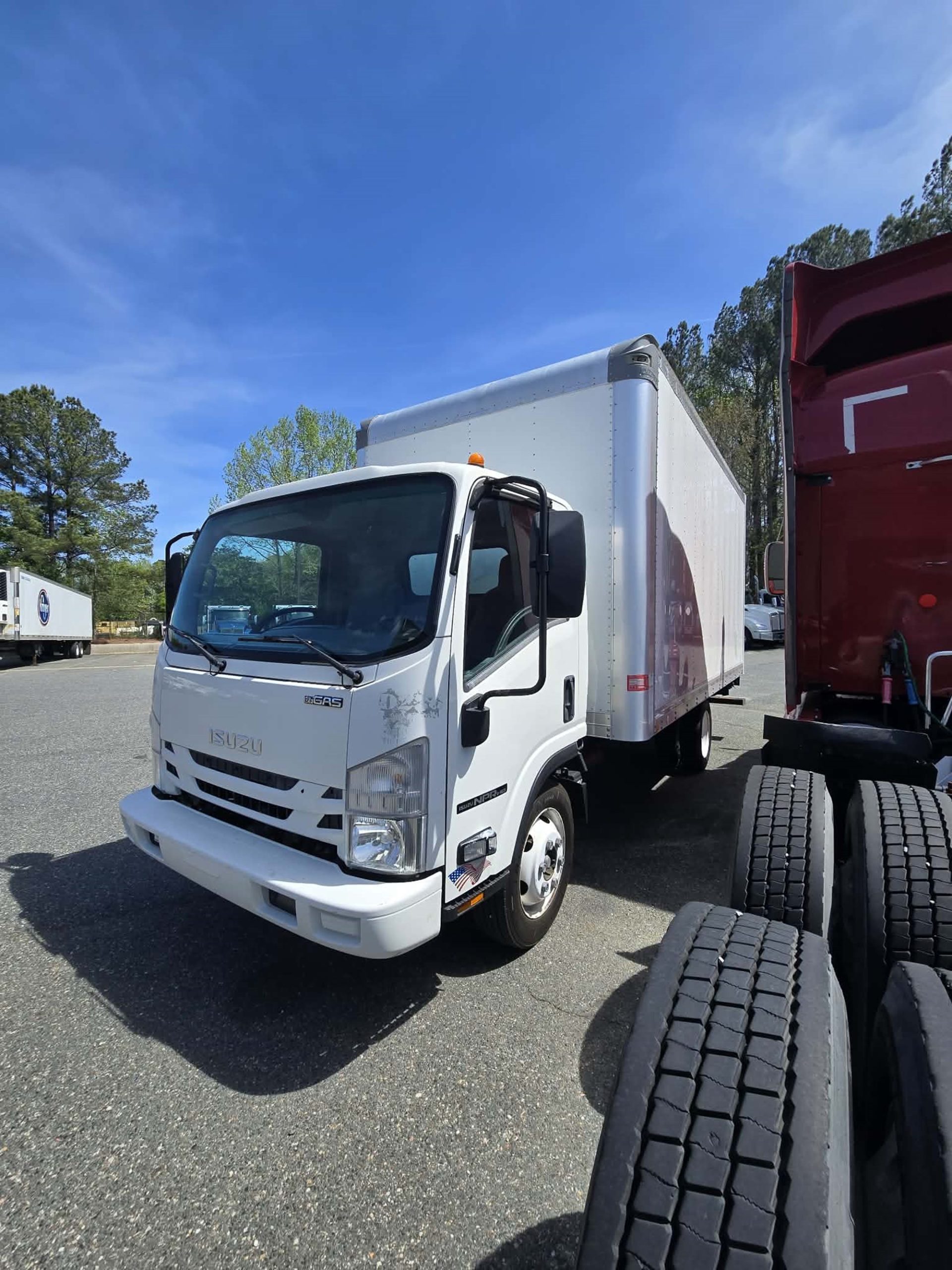 2021 Isuzu NPR HD - image 4 of 6