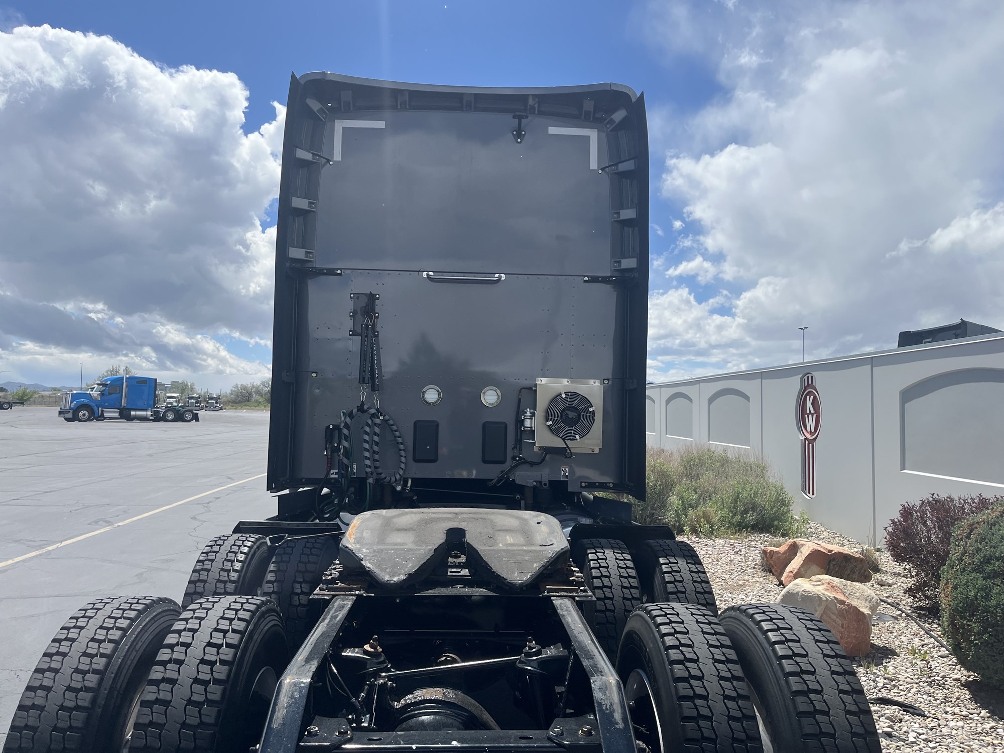 2022 Kenworth T680 - image 6 of 6