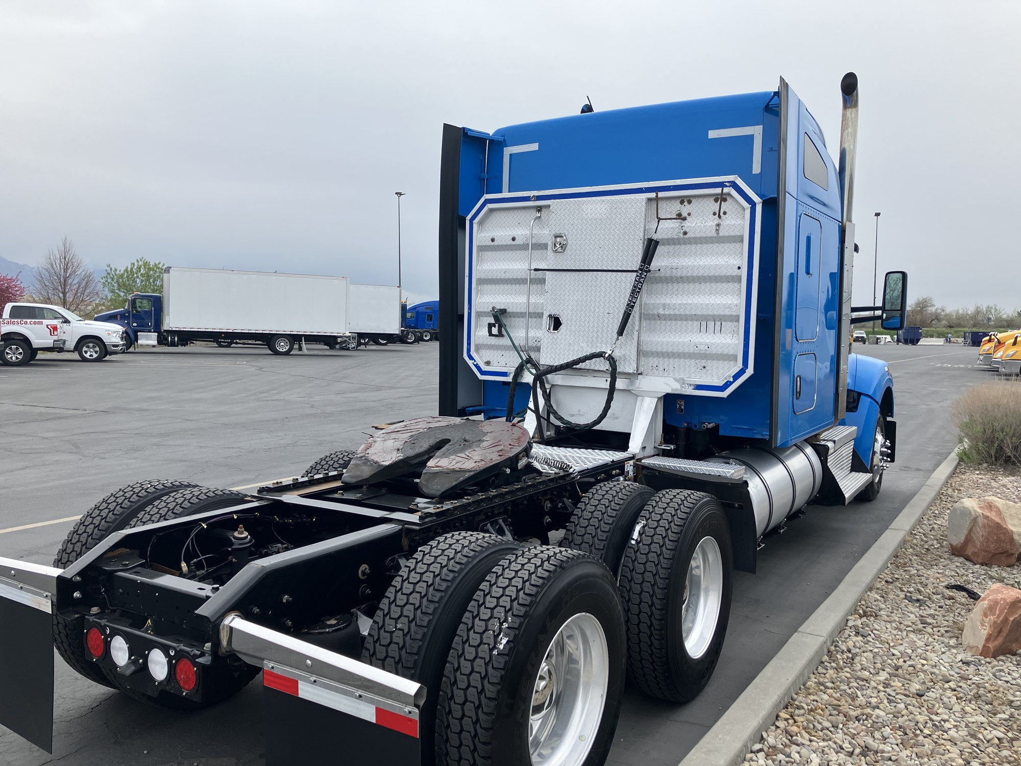 2022 Kenworth W990 - image 5 of 6