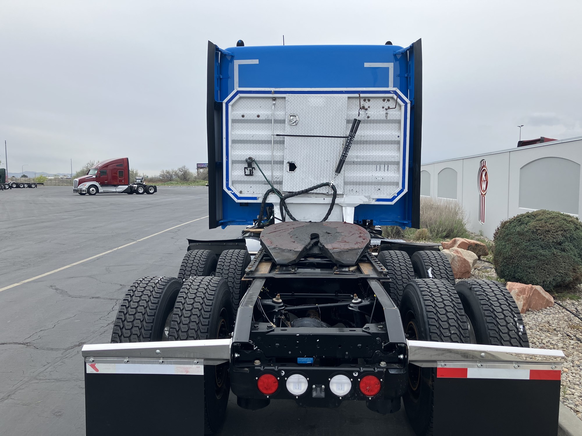 2022 Kenworth W990 - image 6 of 6