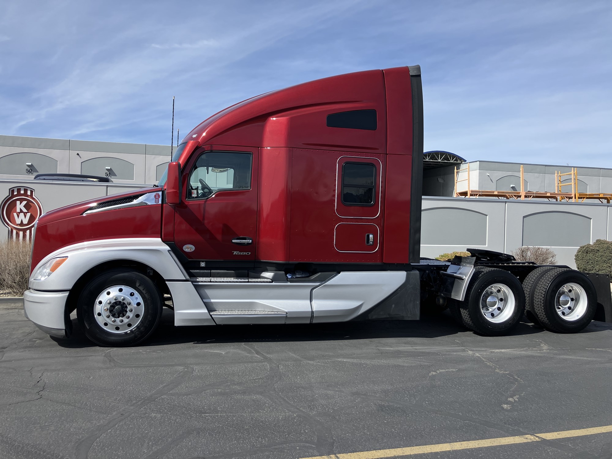 2022 Kenworth T680 - image 1 of 6