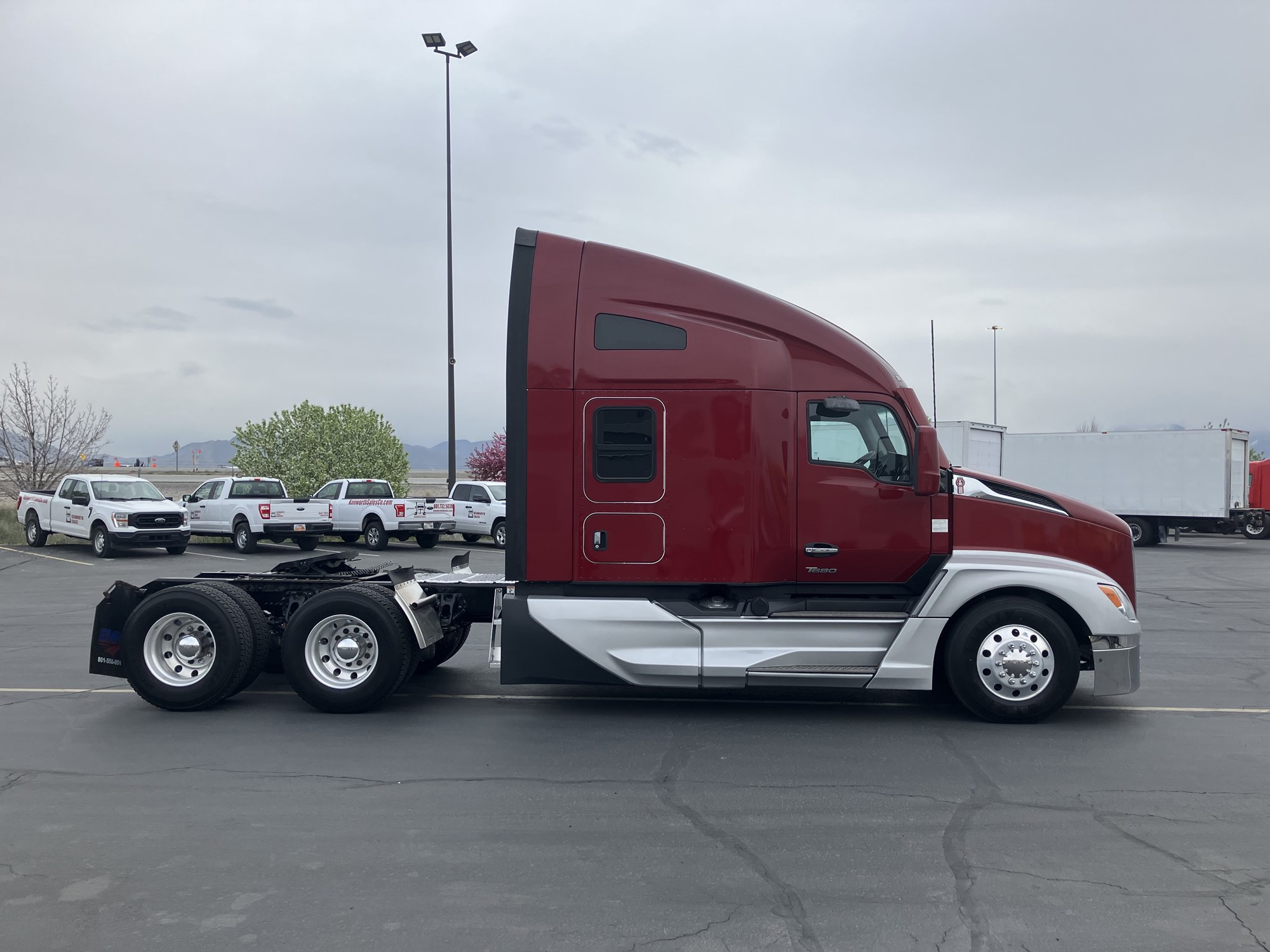 2022 Kenworth T680 - image 5 of 6