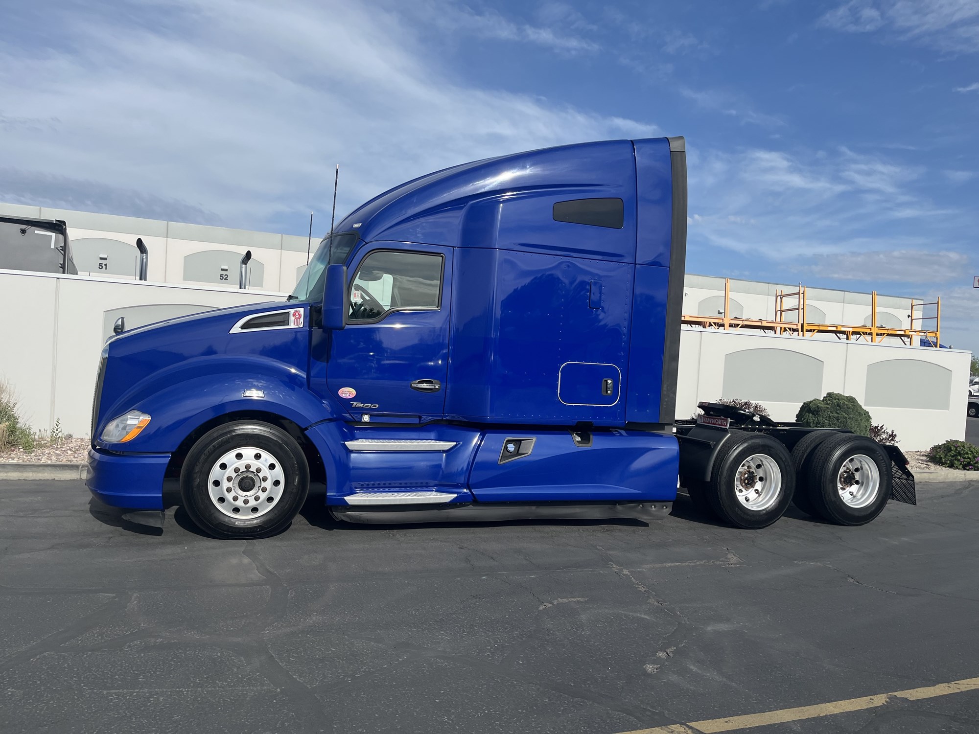 2022 Kenworth T680 - image 1 of 6