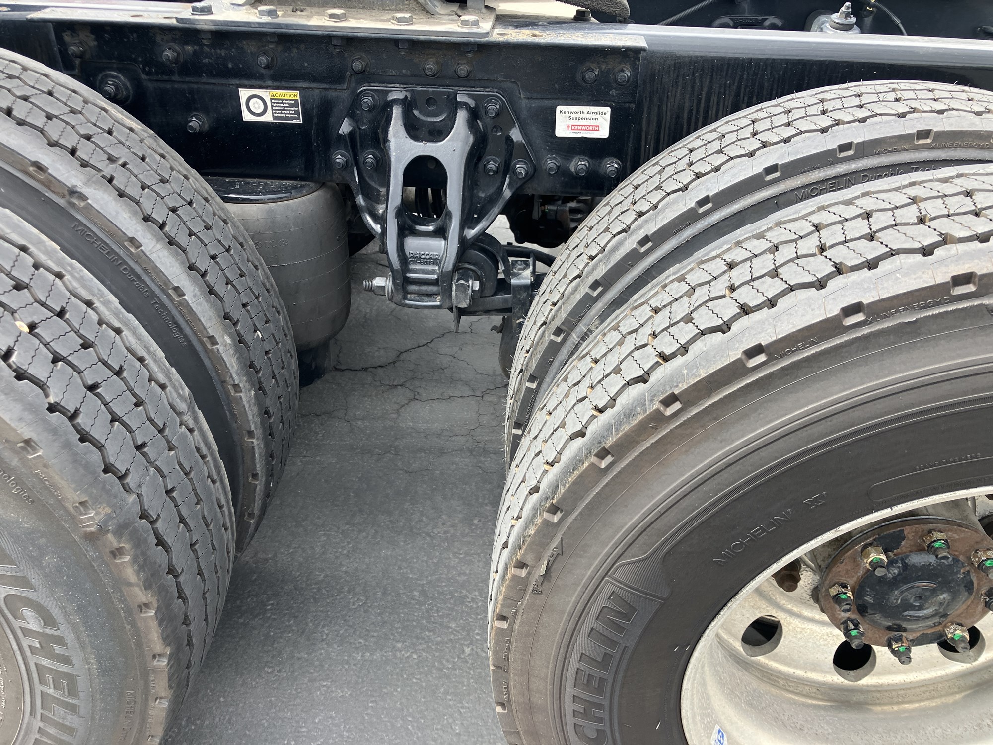 2022 Kenworth T680 - image 5 of 6