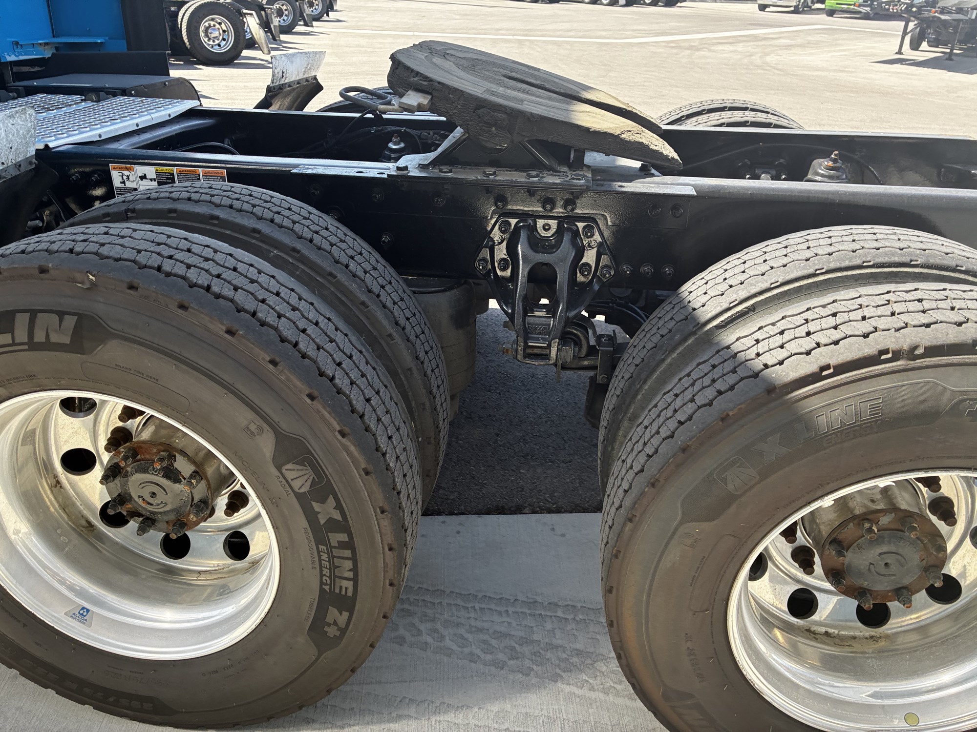 2022 Kenworth T680 - image 6 of 6