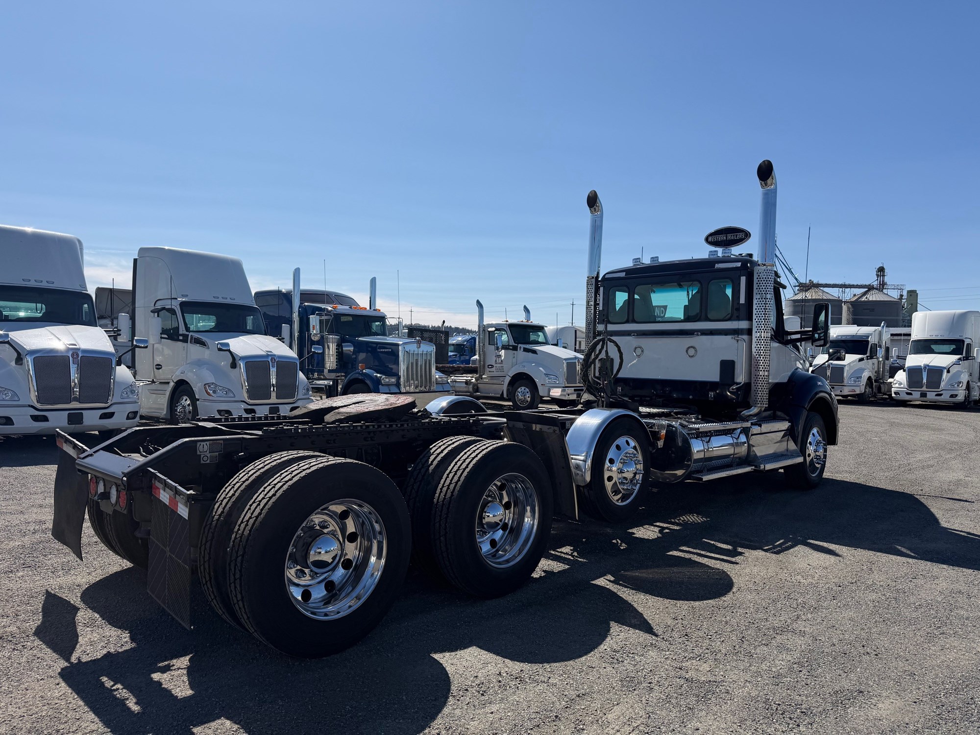 2022 Kenworth T880 - image 5