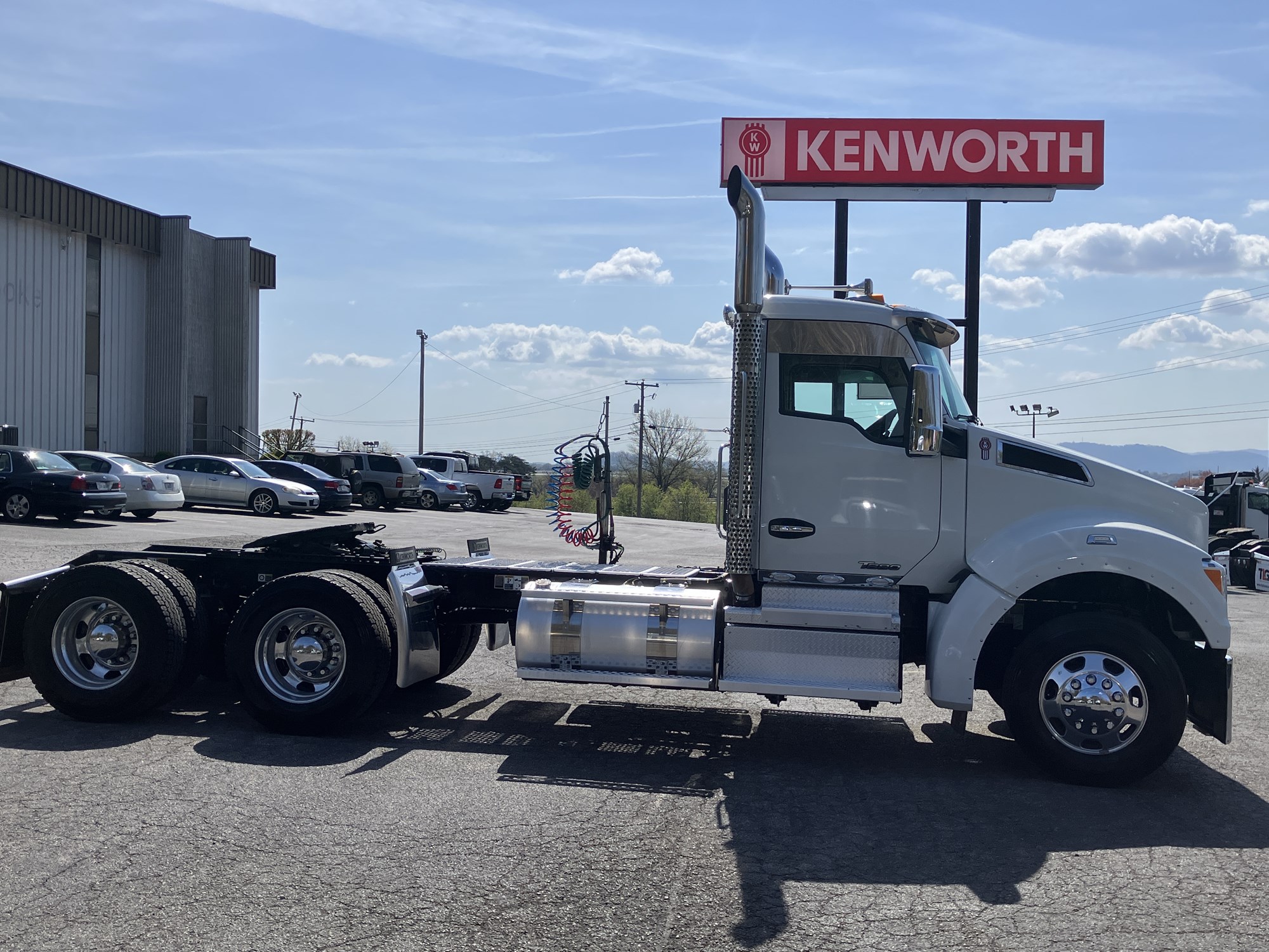 2022 Kenworth T880 - image 5 of 6