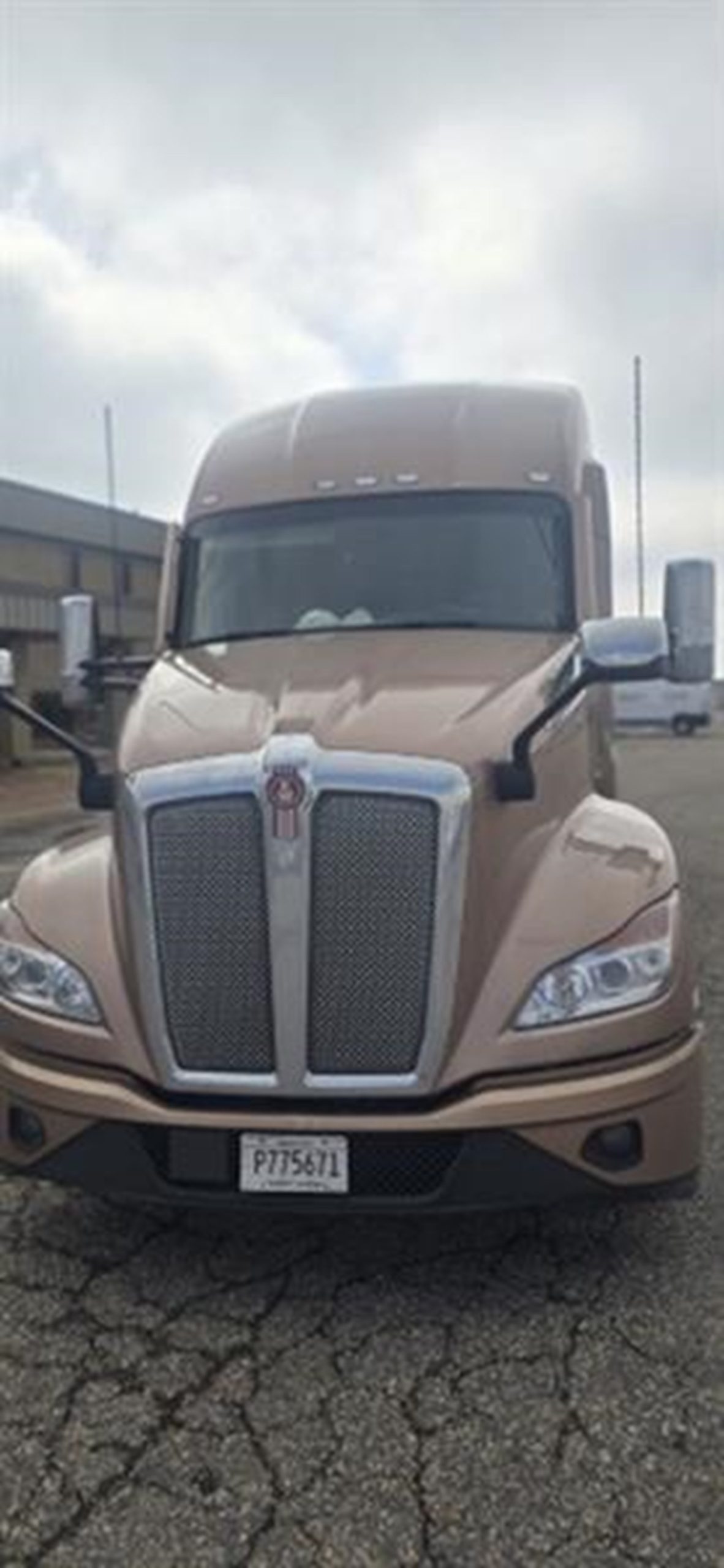 2023 Kenworth T680 2023 Kenworth T680 - image 1 of 2