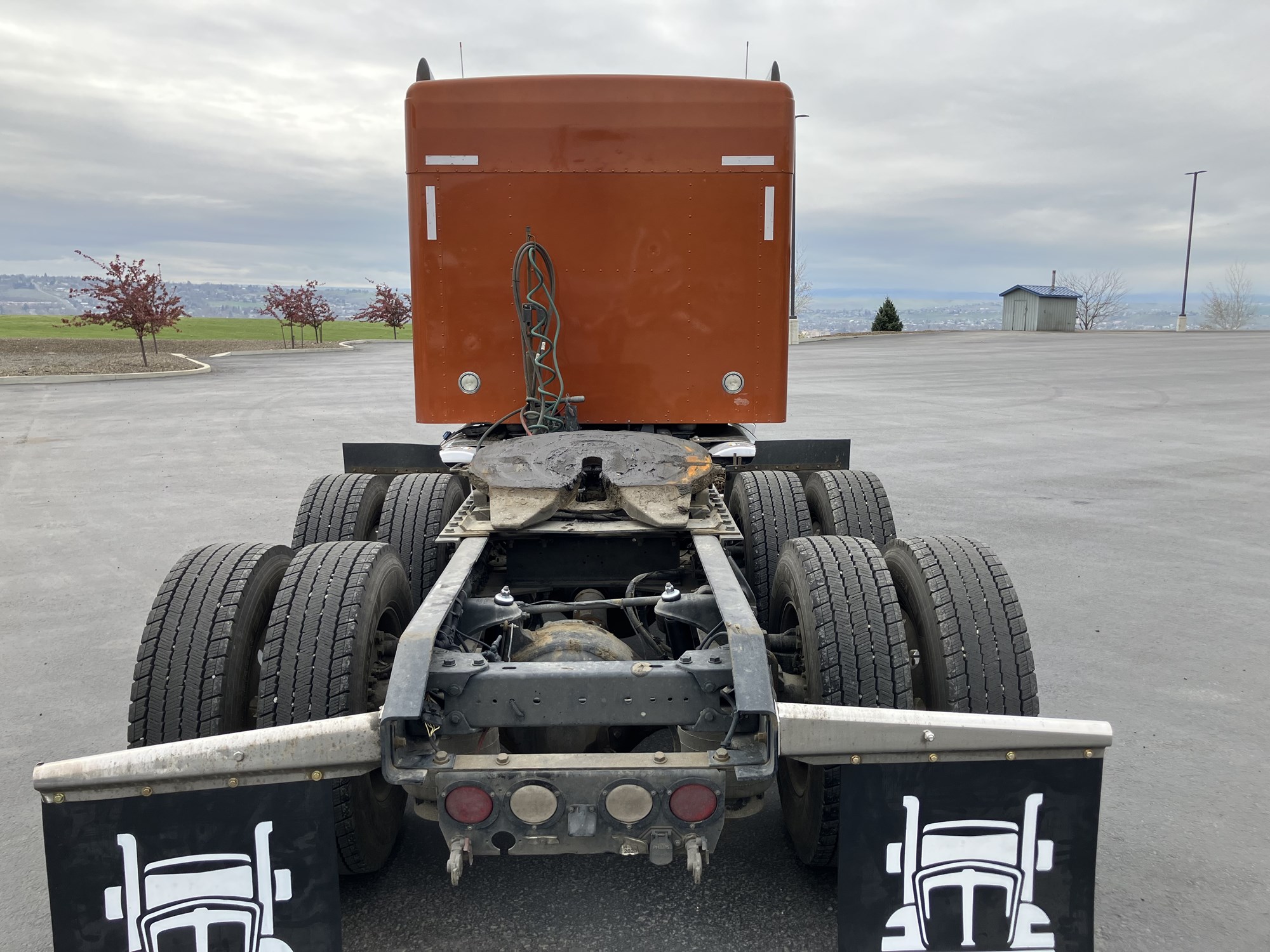 2023 Kenworth W900 - image 4 of 6