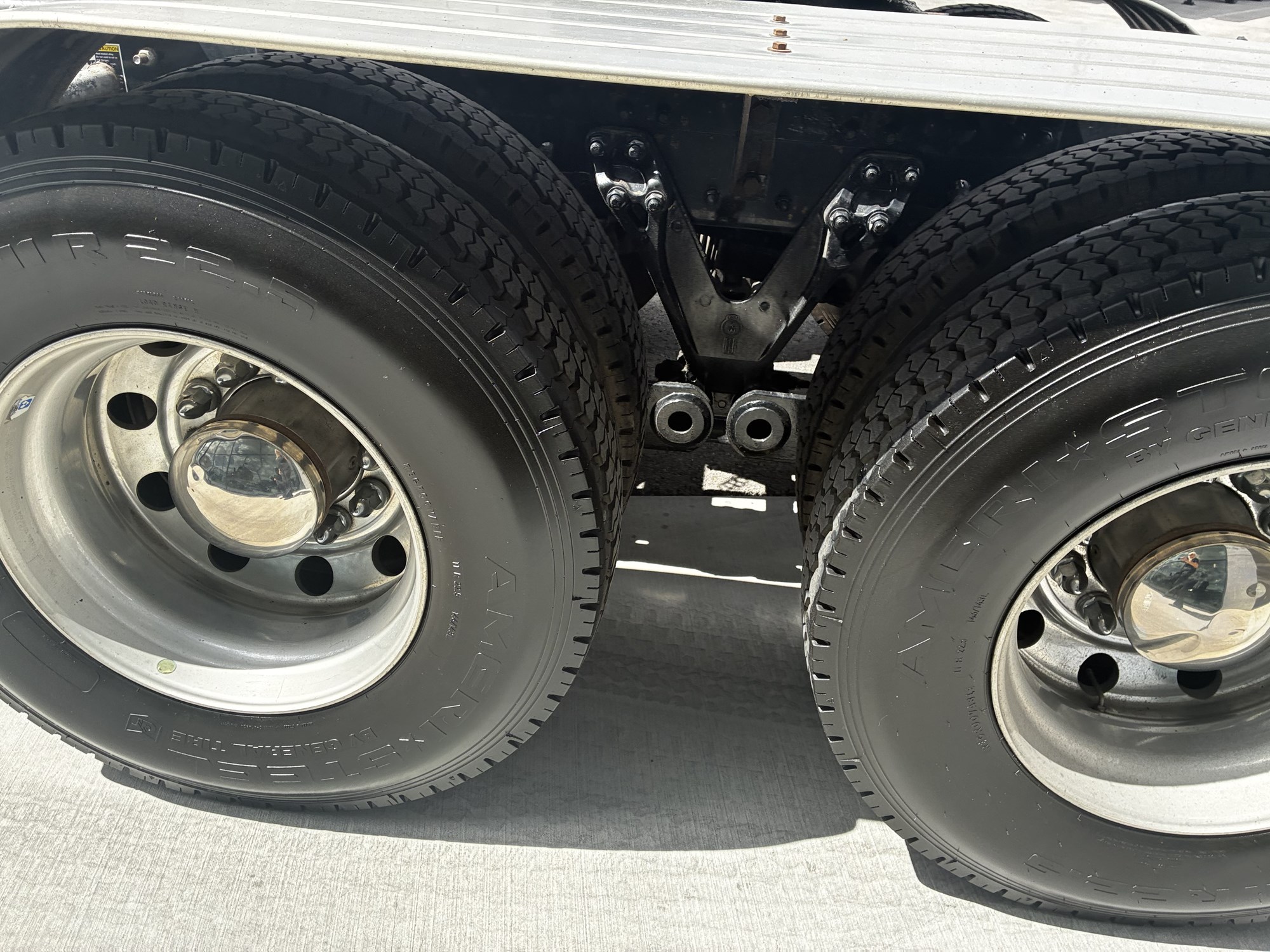 2024 Kenworth T880 - image 6 of 6