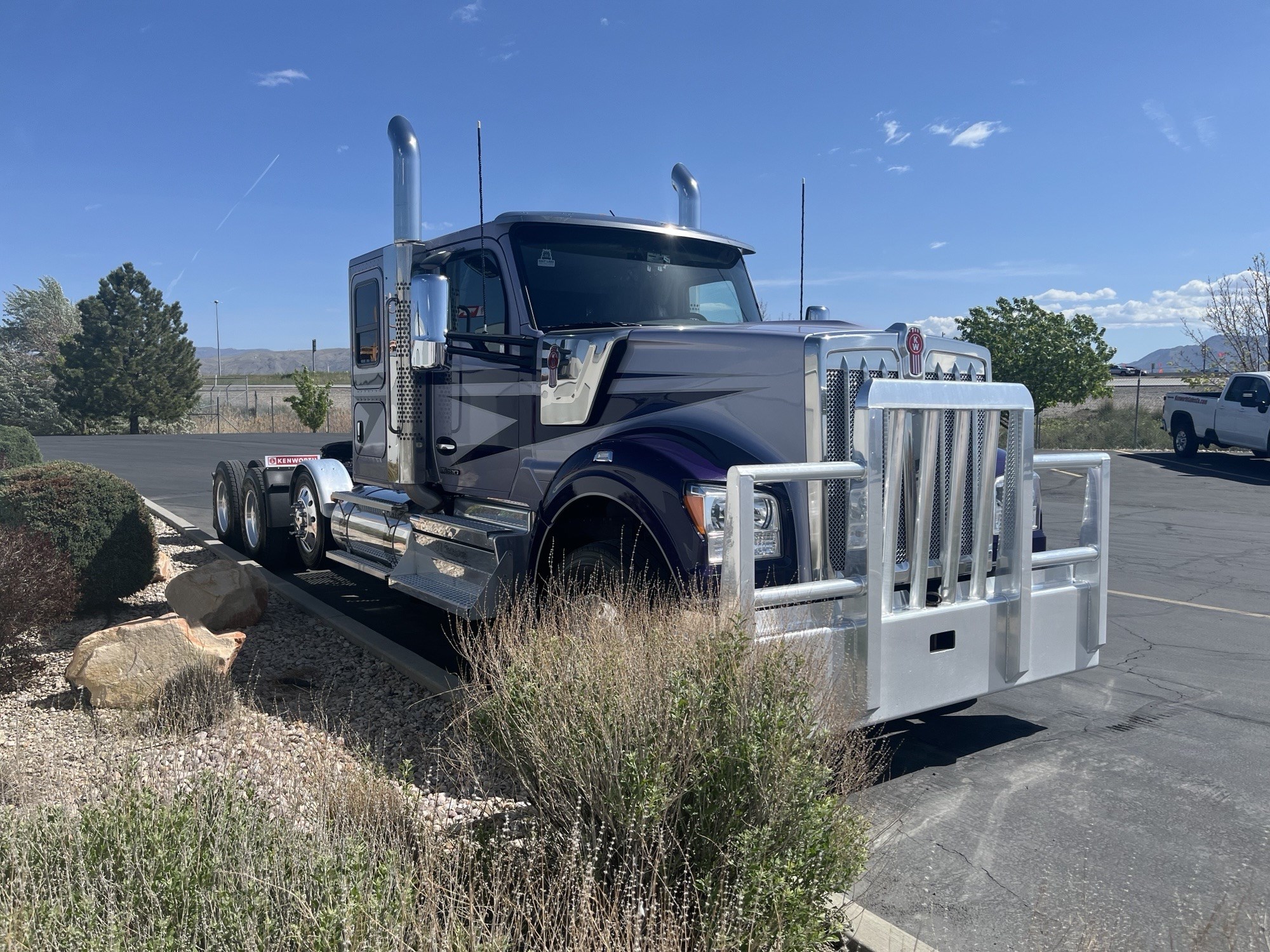 2024 Kenworth W990 - image 4