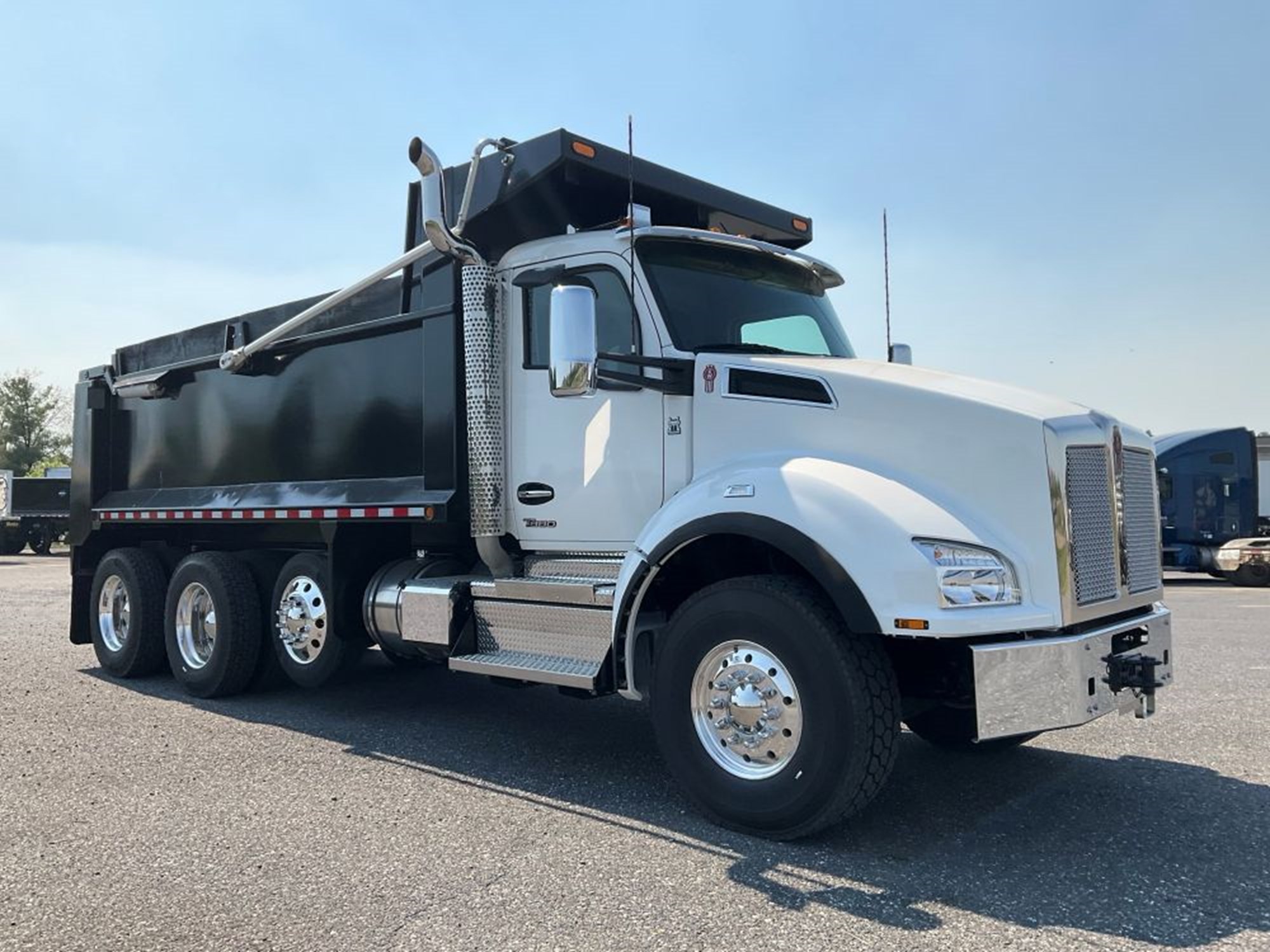 2024 Kenworth T880 - image 6