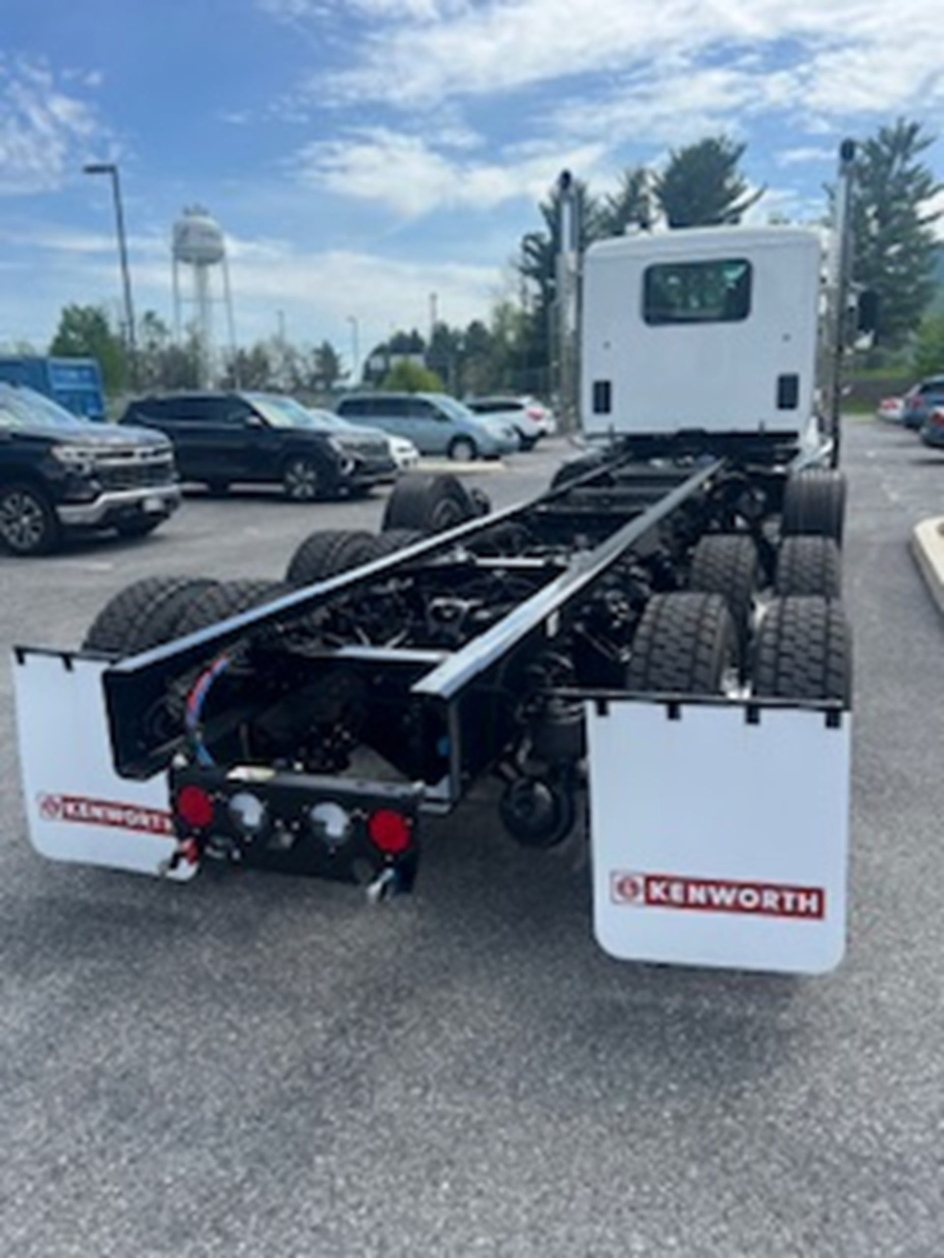 2025 Kenworth T880 - image 4