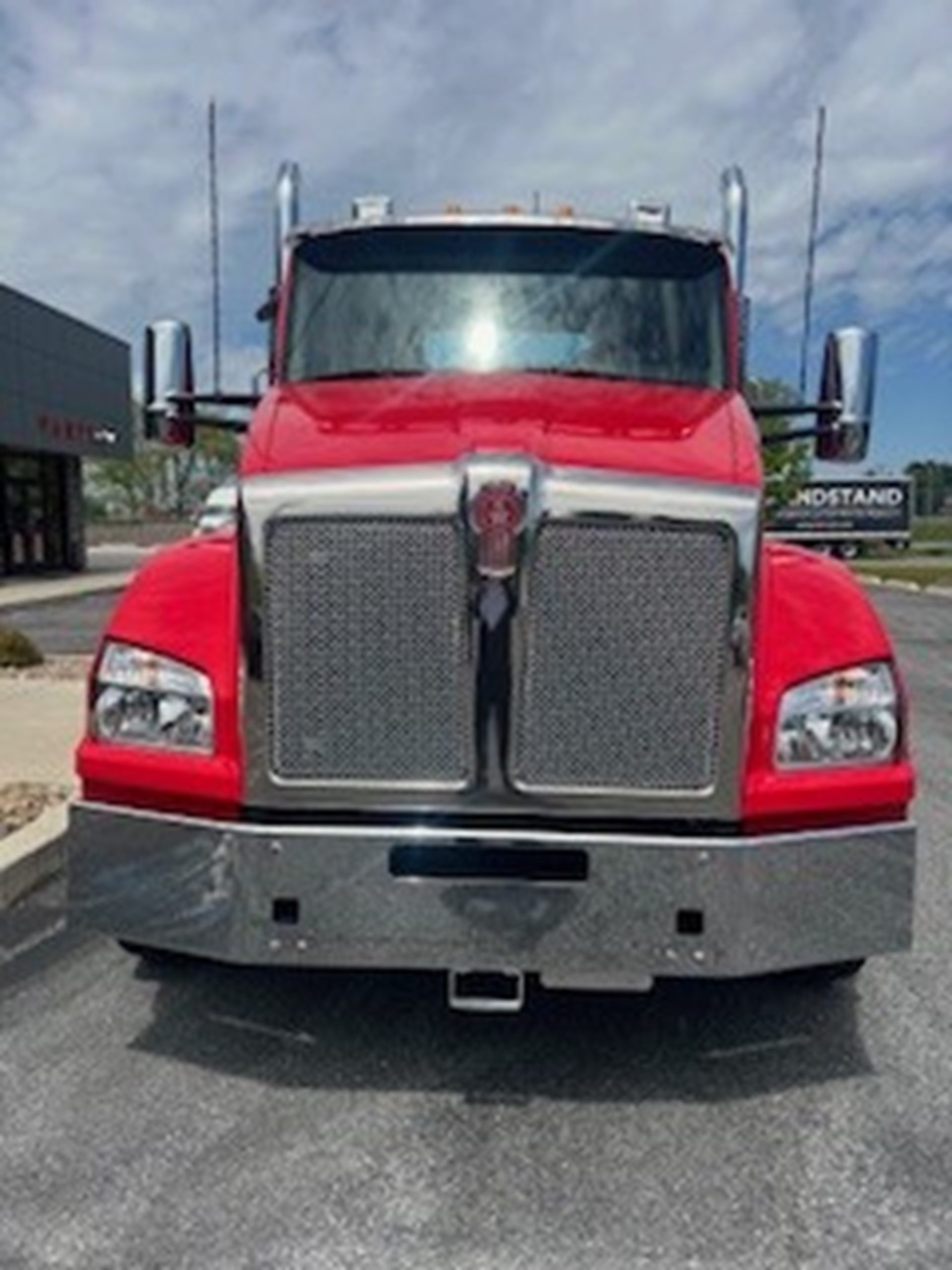 2025 Kenworth T880 - image 2