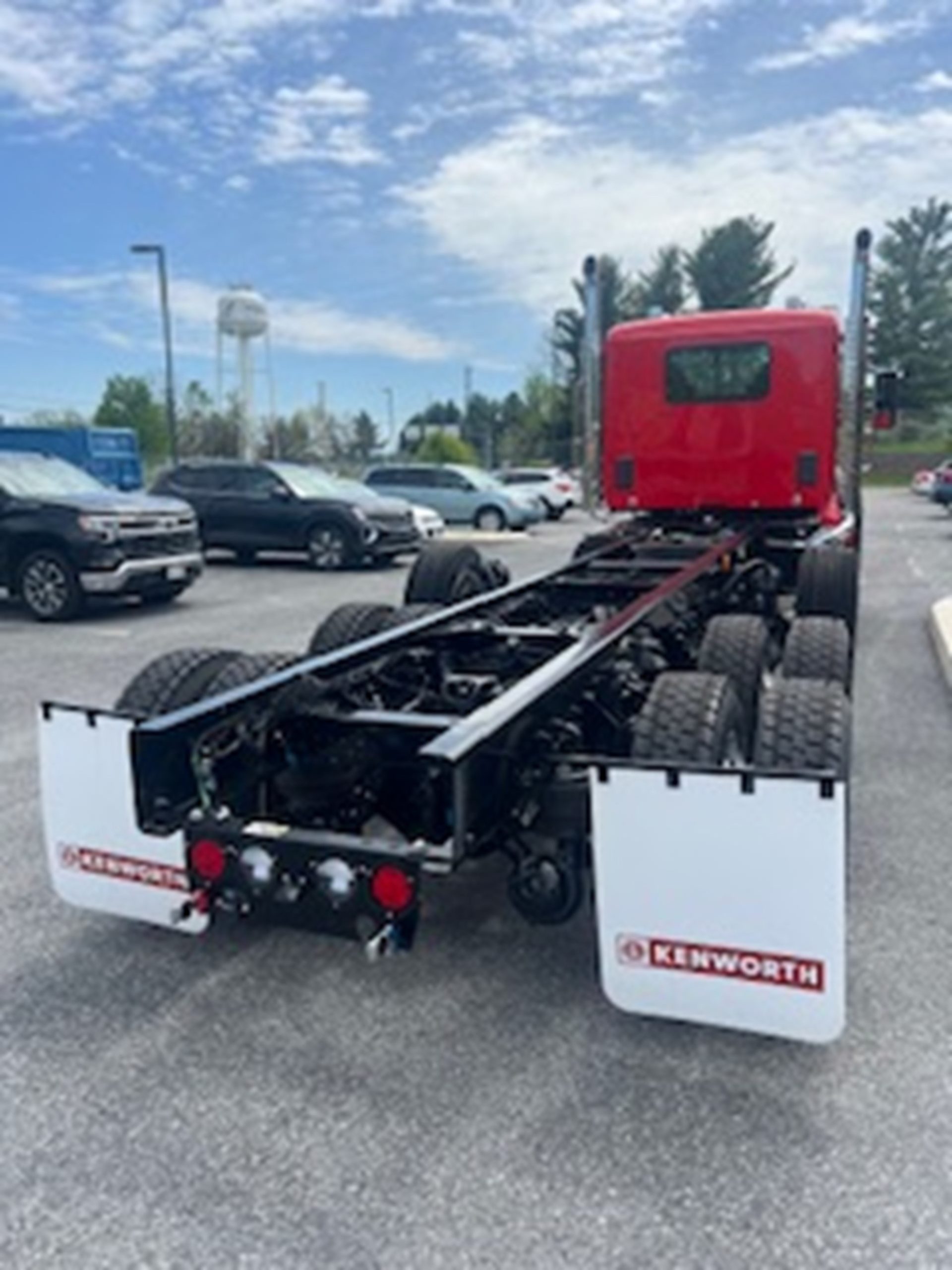 2025 Kenworth T880 - image 4