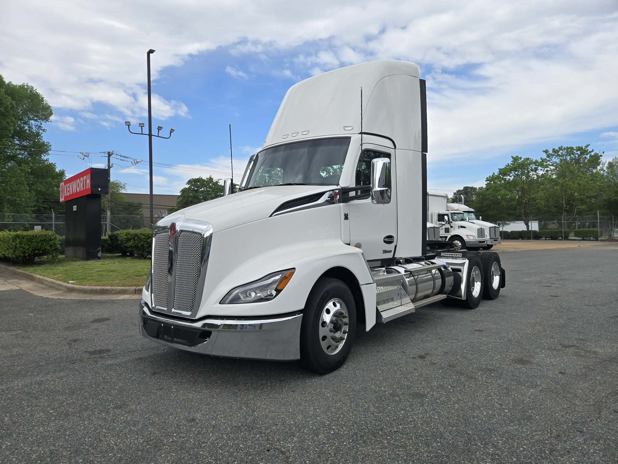 2025 Kenworth T680