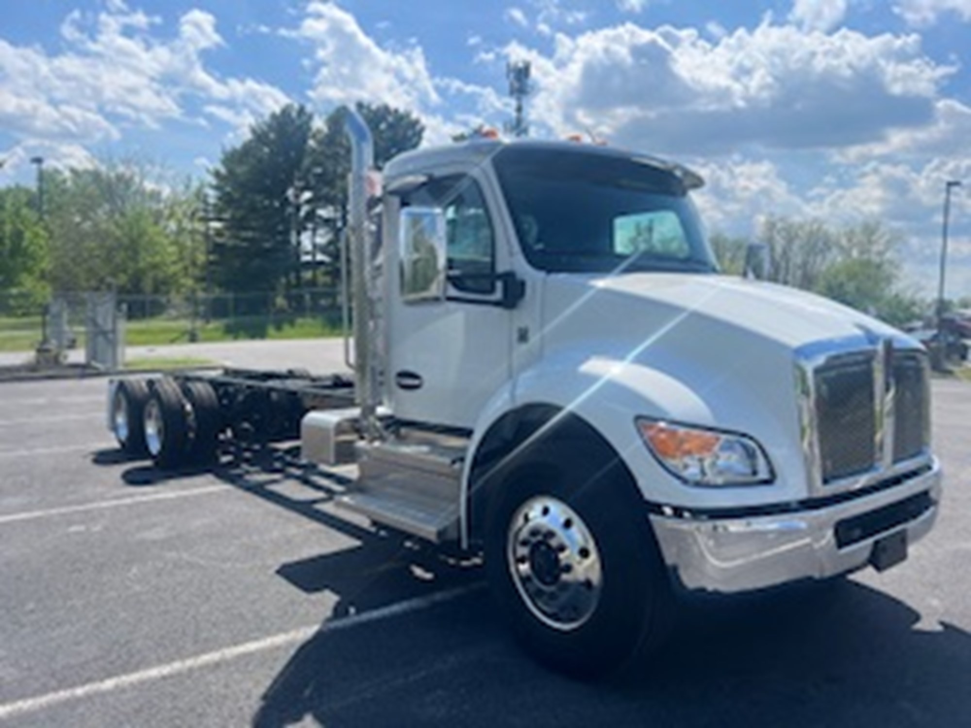 2025 Kenworth T480 - image 3