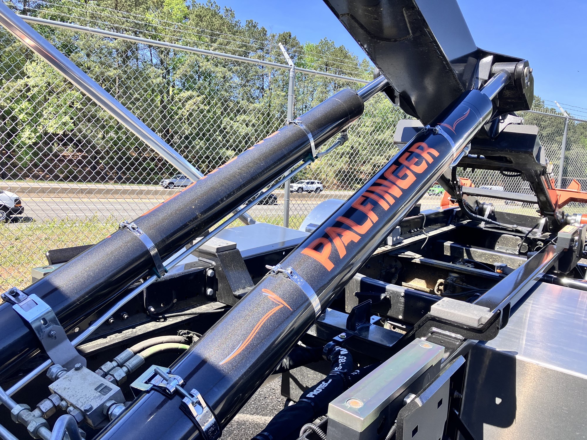 2025 Kenworth T280 - image 6