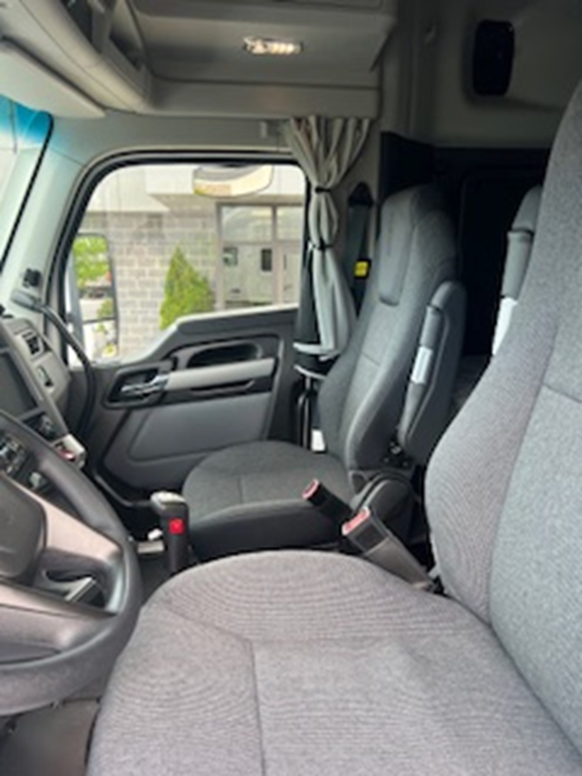 2026 Kenworth - image 6