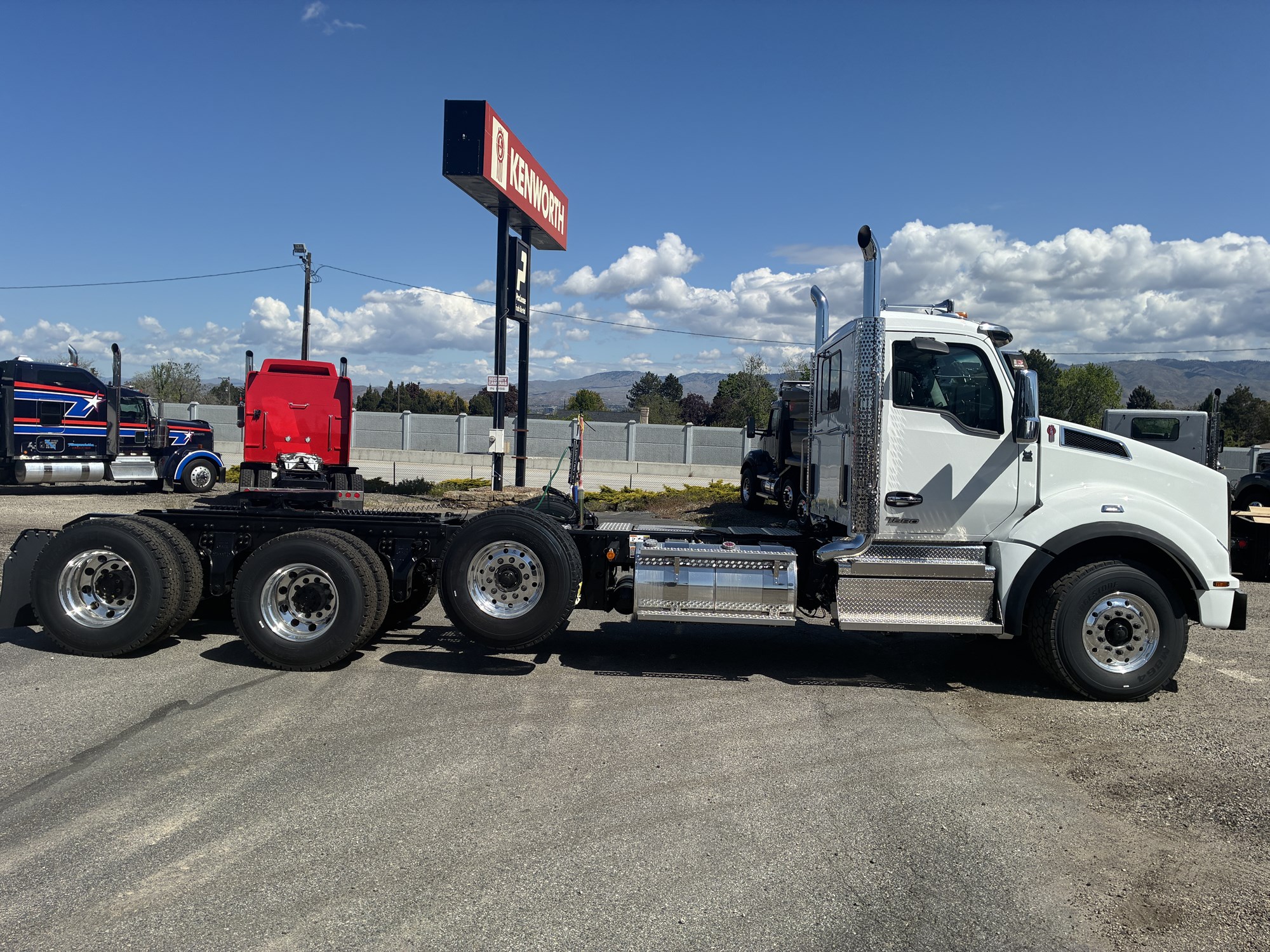 2026 Kenworth T880 - image 6 of 6
