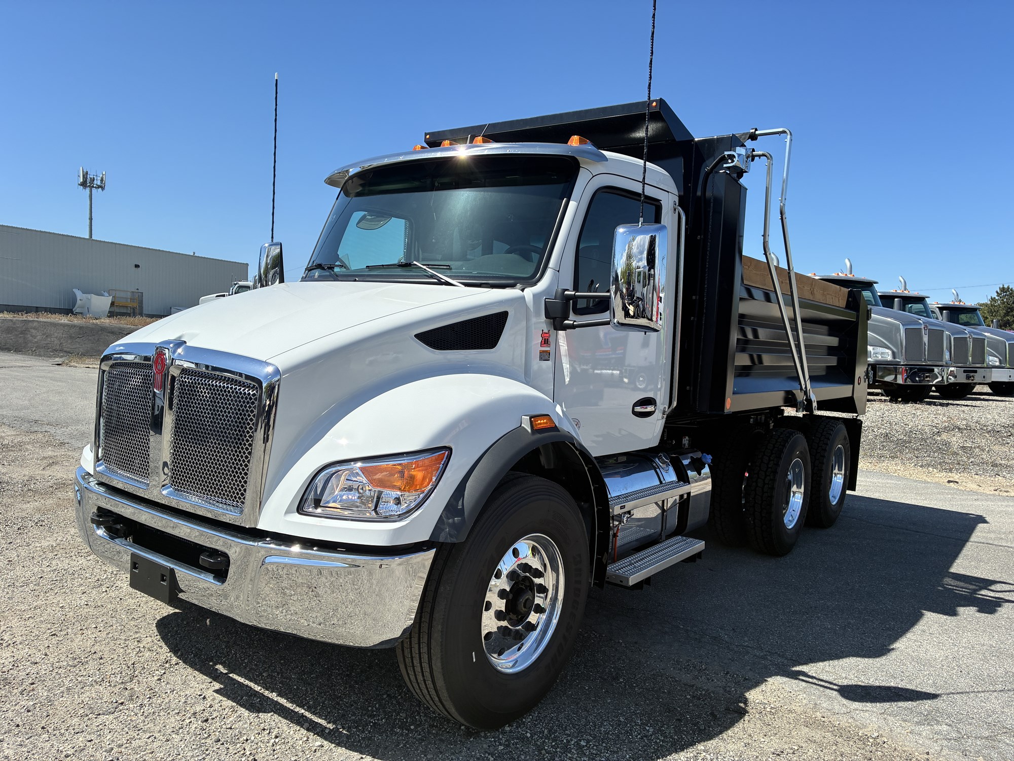 2026 Kenworth T480 - image 1 of 6