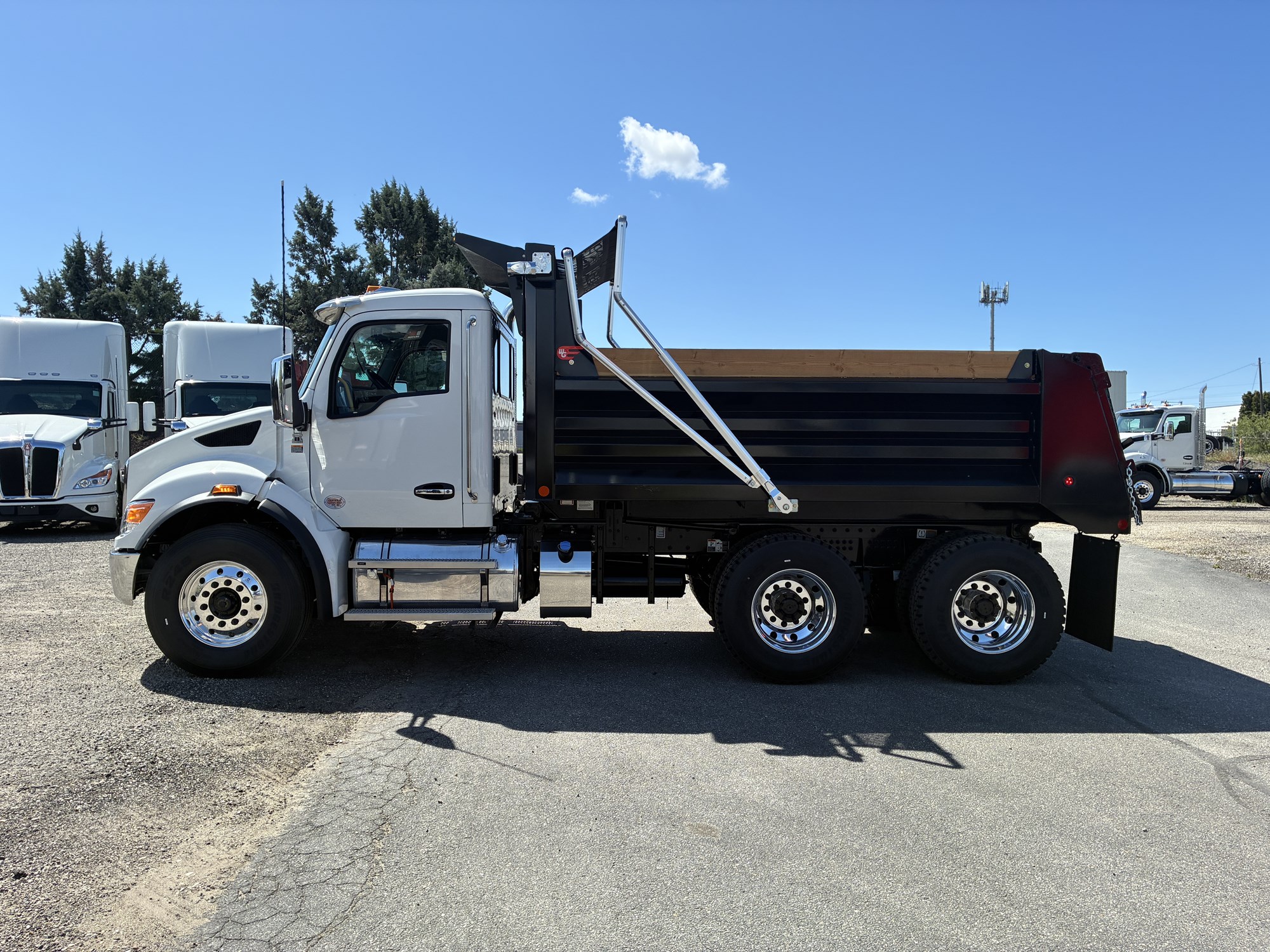 2026 Kenworth T480 - image 2 of 6