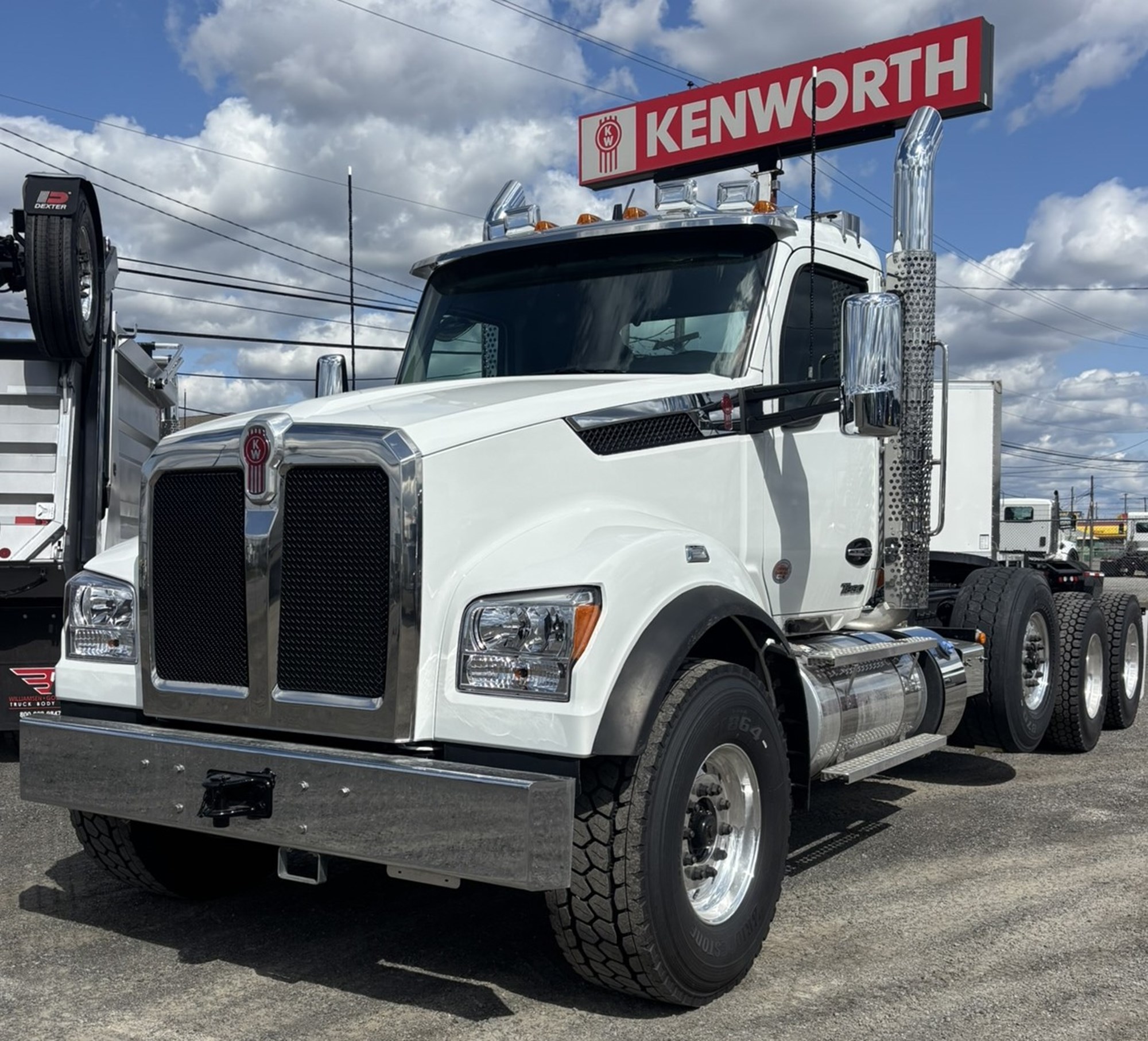 2026 Kenworth T880 - image 1 of 6