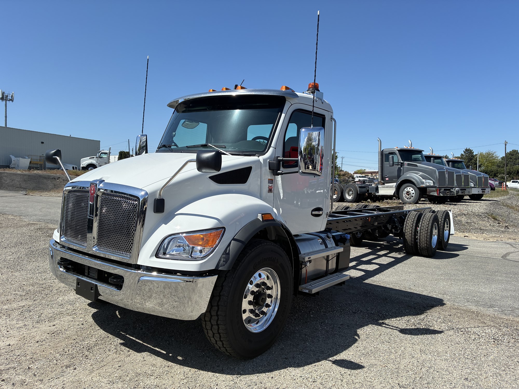 2026 Kenworth T480 - image 1 of 6