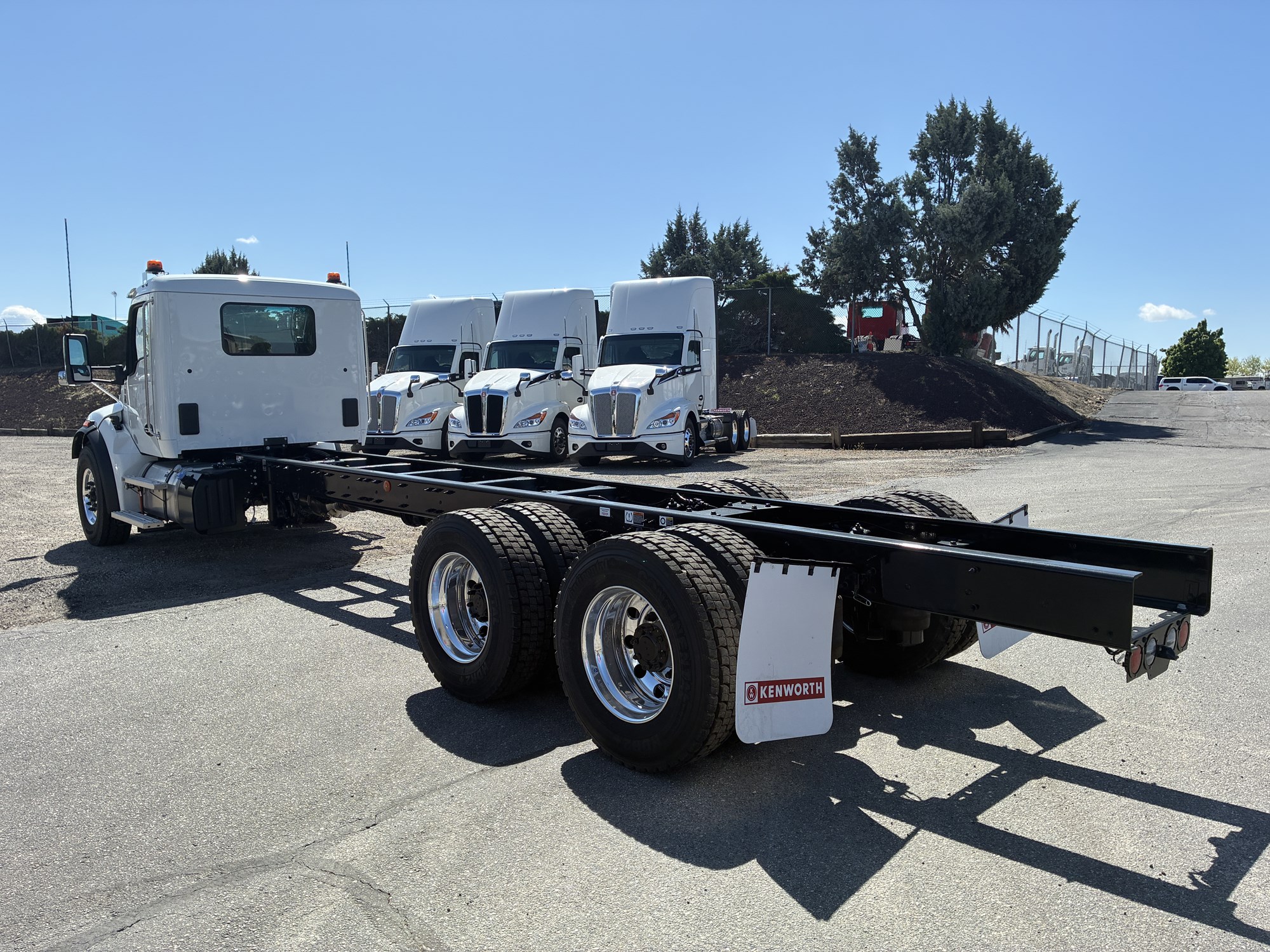 2026 Kenworth T480 - image 3 of 6