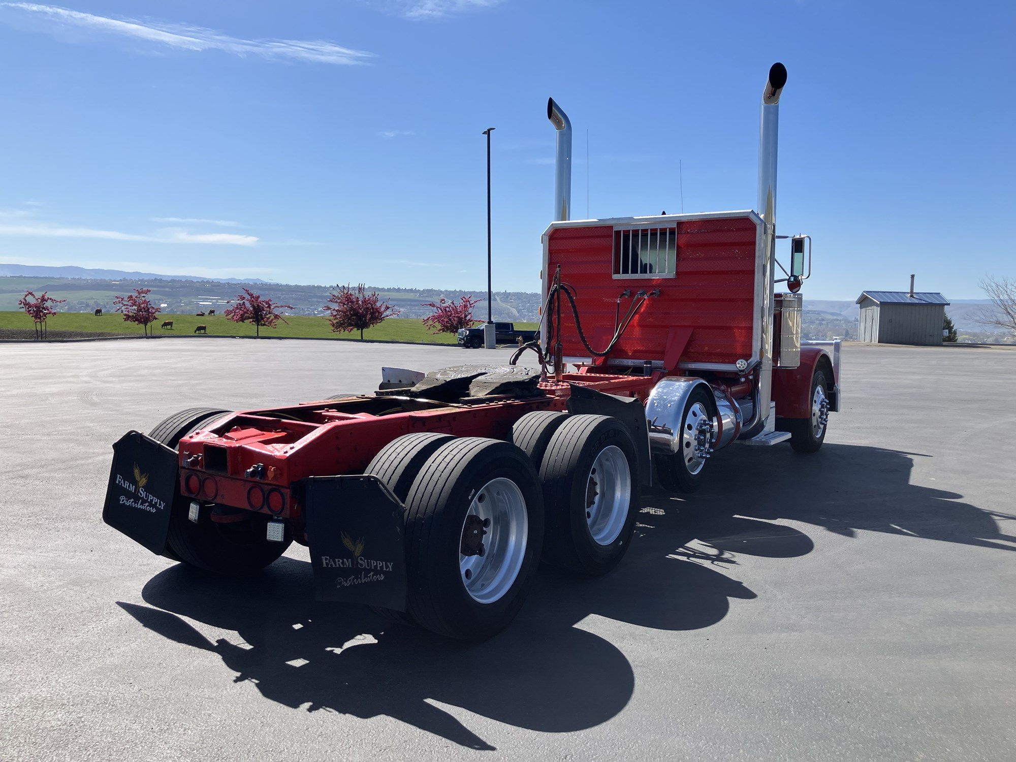 1997 Peterbilt 379 - image 4 of 6