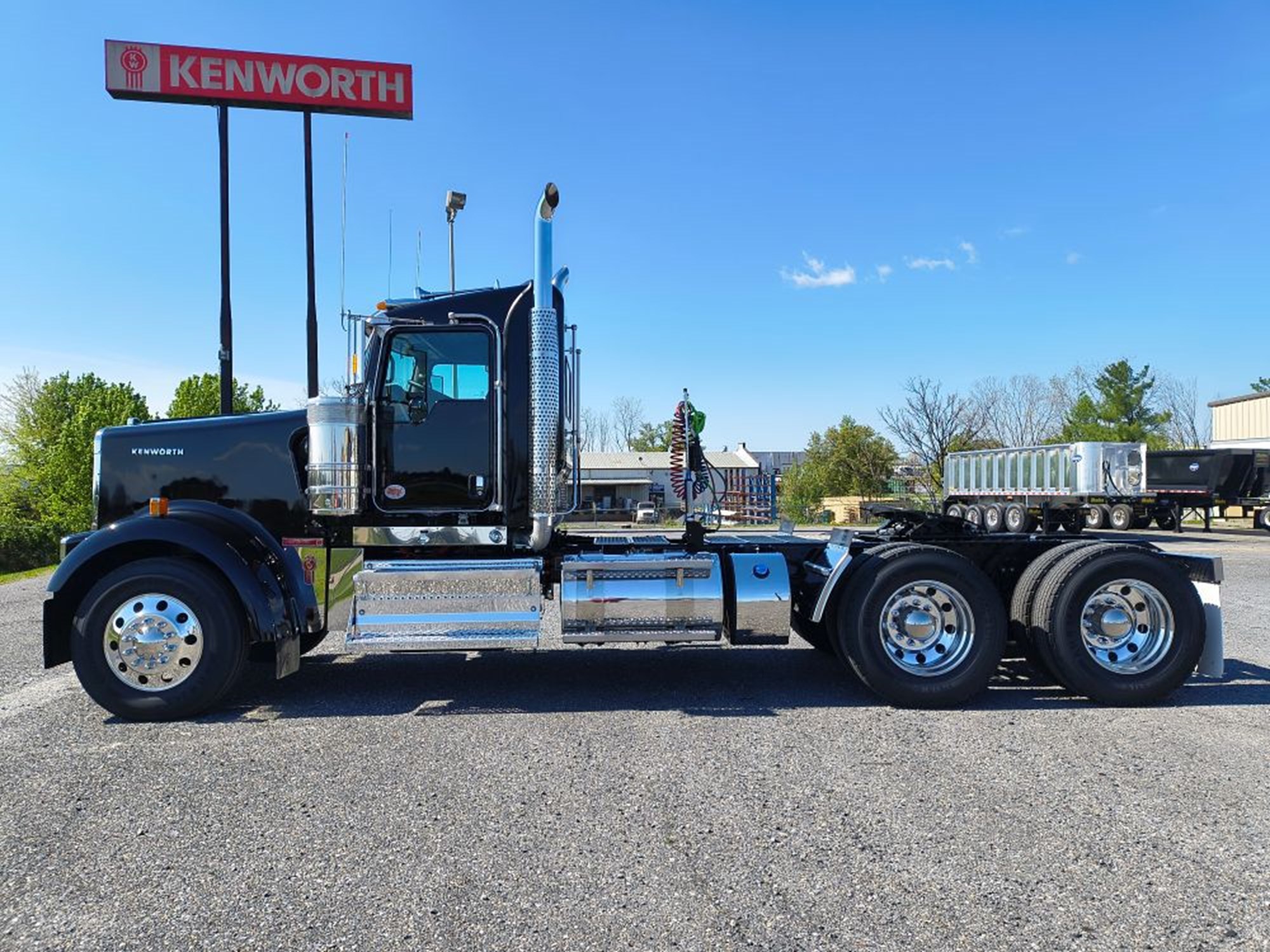 2027 Kenworth W900 - image 6