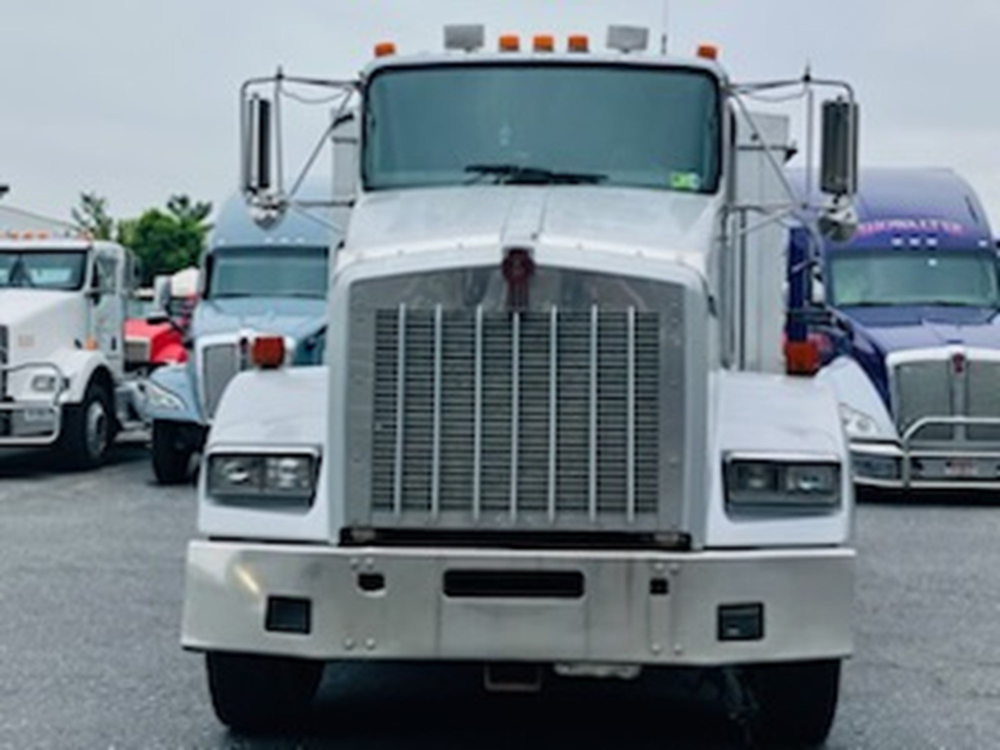 2002 Kenworth T800 - image 4 of 4