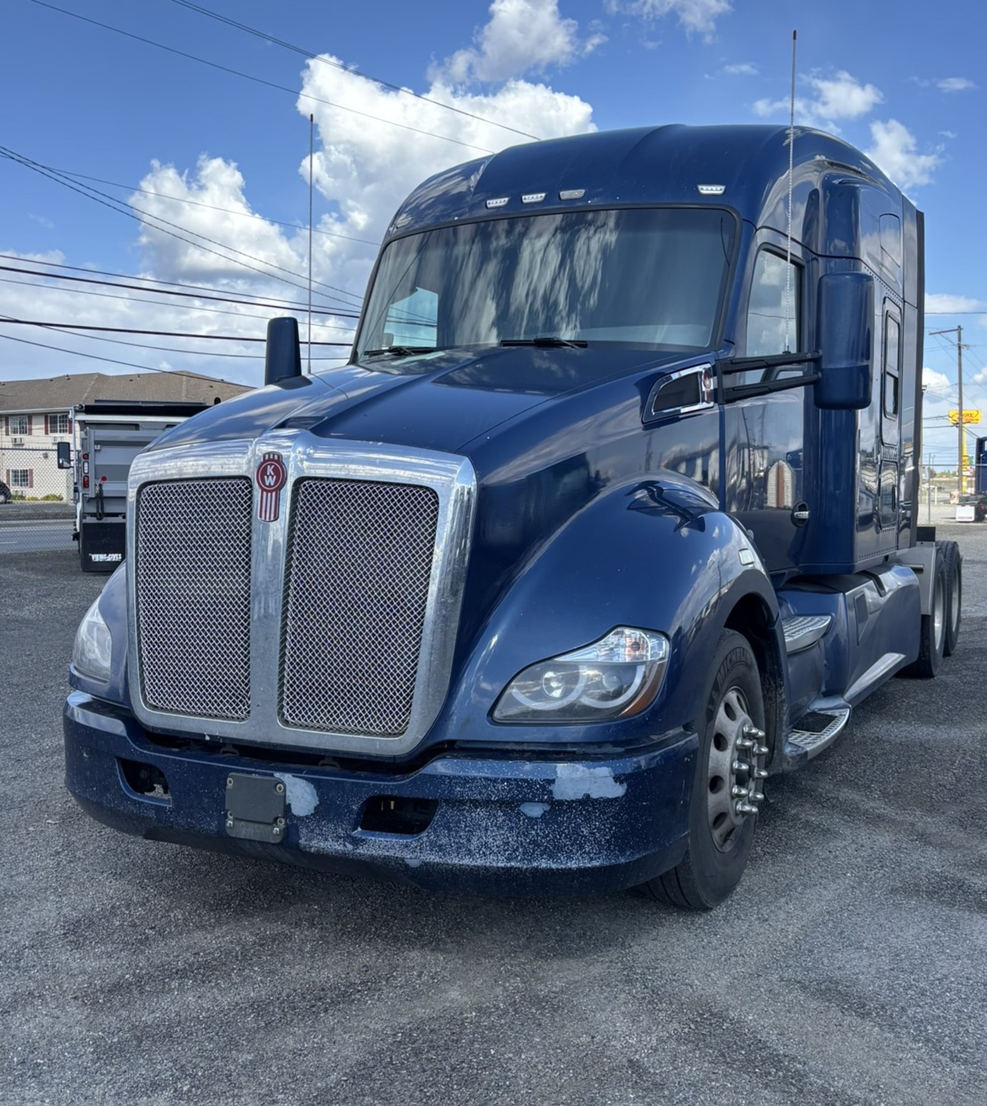 2017 Kenworth T680 - image 1 of 6