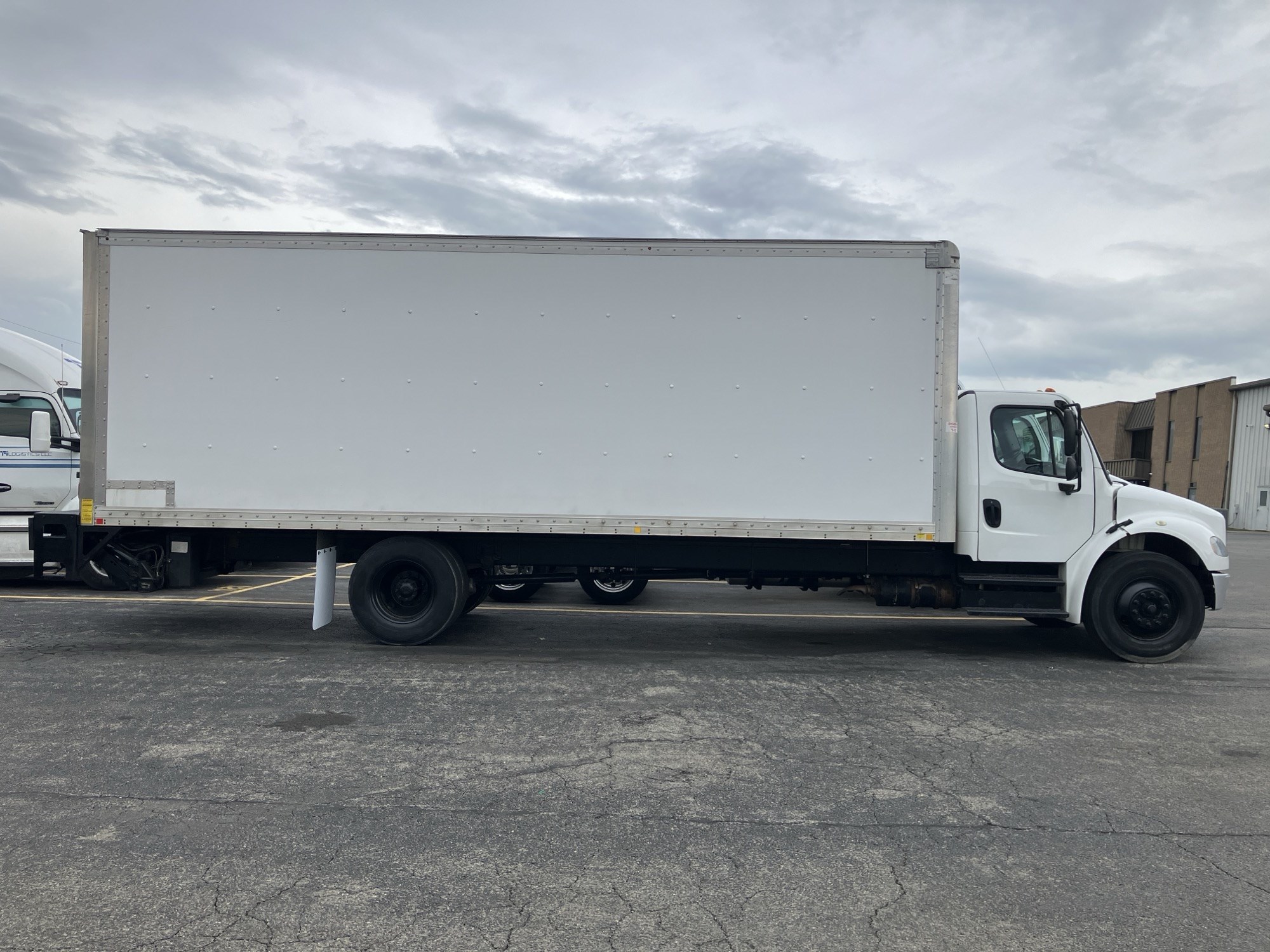 2018 Freightliner M2 2018 Freightliner M2 - image 1 of 2