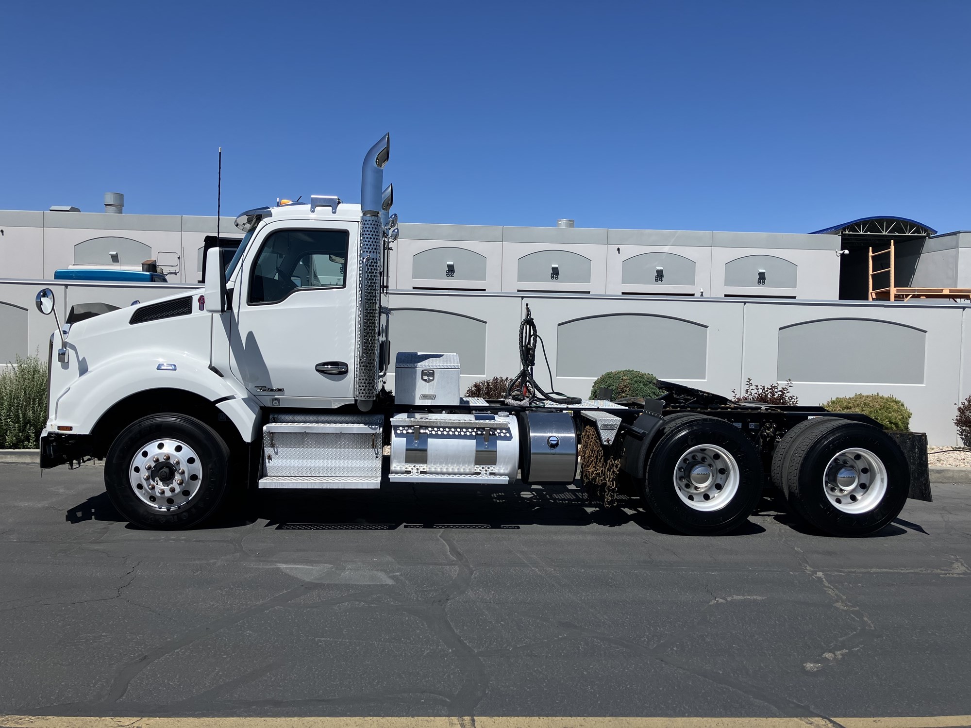 2019 Kenworth T880 2019 Kenworth T880 - image 1 of 6