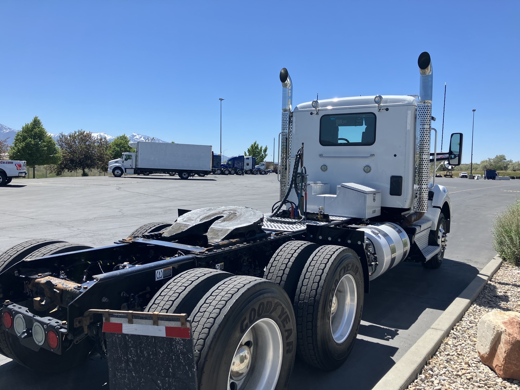 2019 Kenworth T880 2019 Kenworth T880 - image 5 of 6
