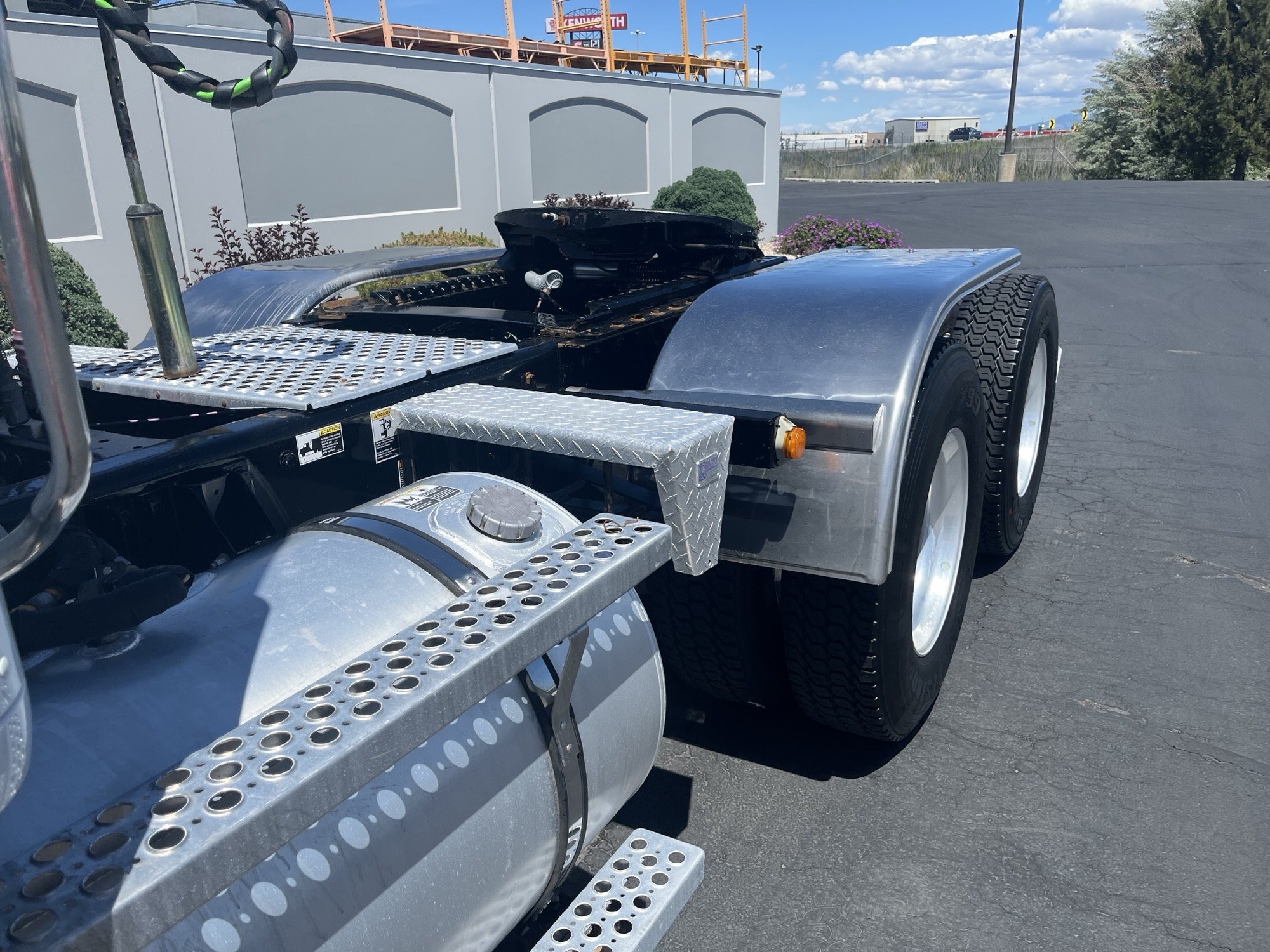 2020 Kenworth T880 2020 Kenworth T880 - image 5 of 6