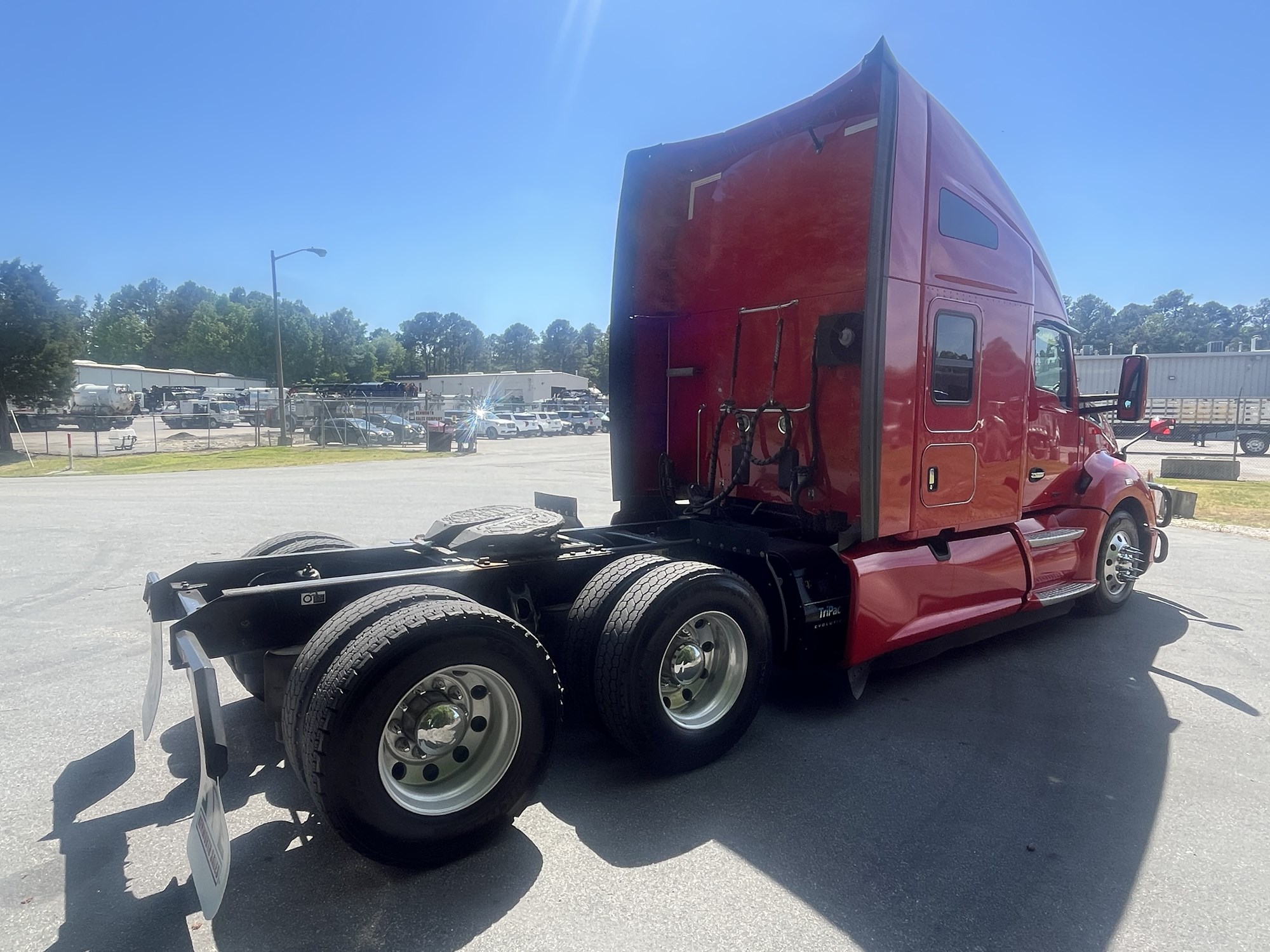 2020 Kenworth T680 2020 Kenworth T680 - image 5 of 6