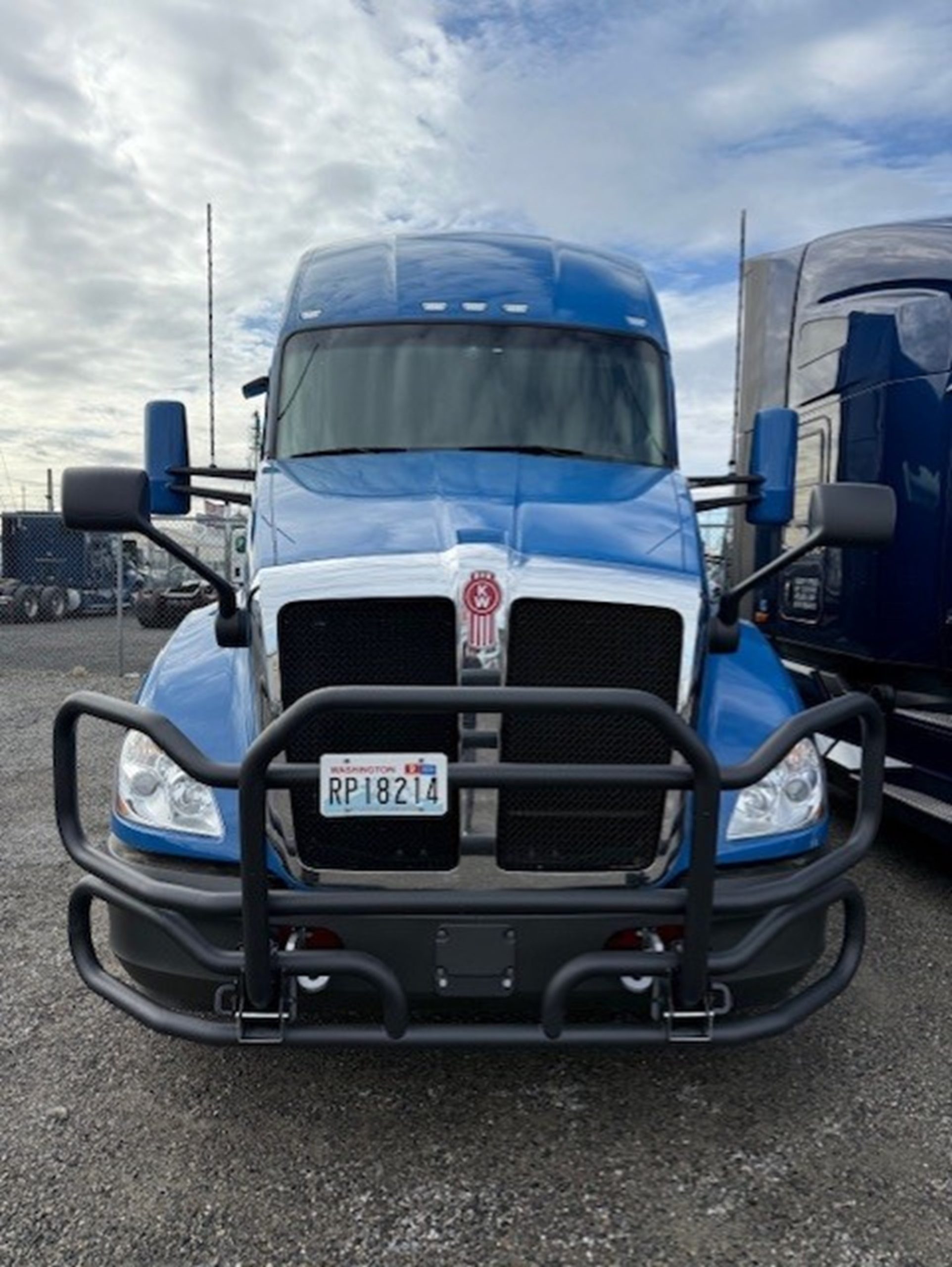 2021 Kenworth T680 2021 Kenworth T680 - image 4 of 6