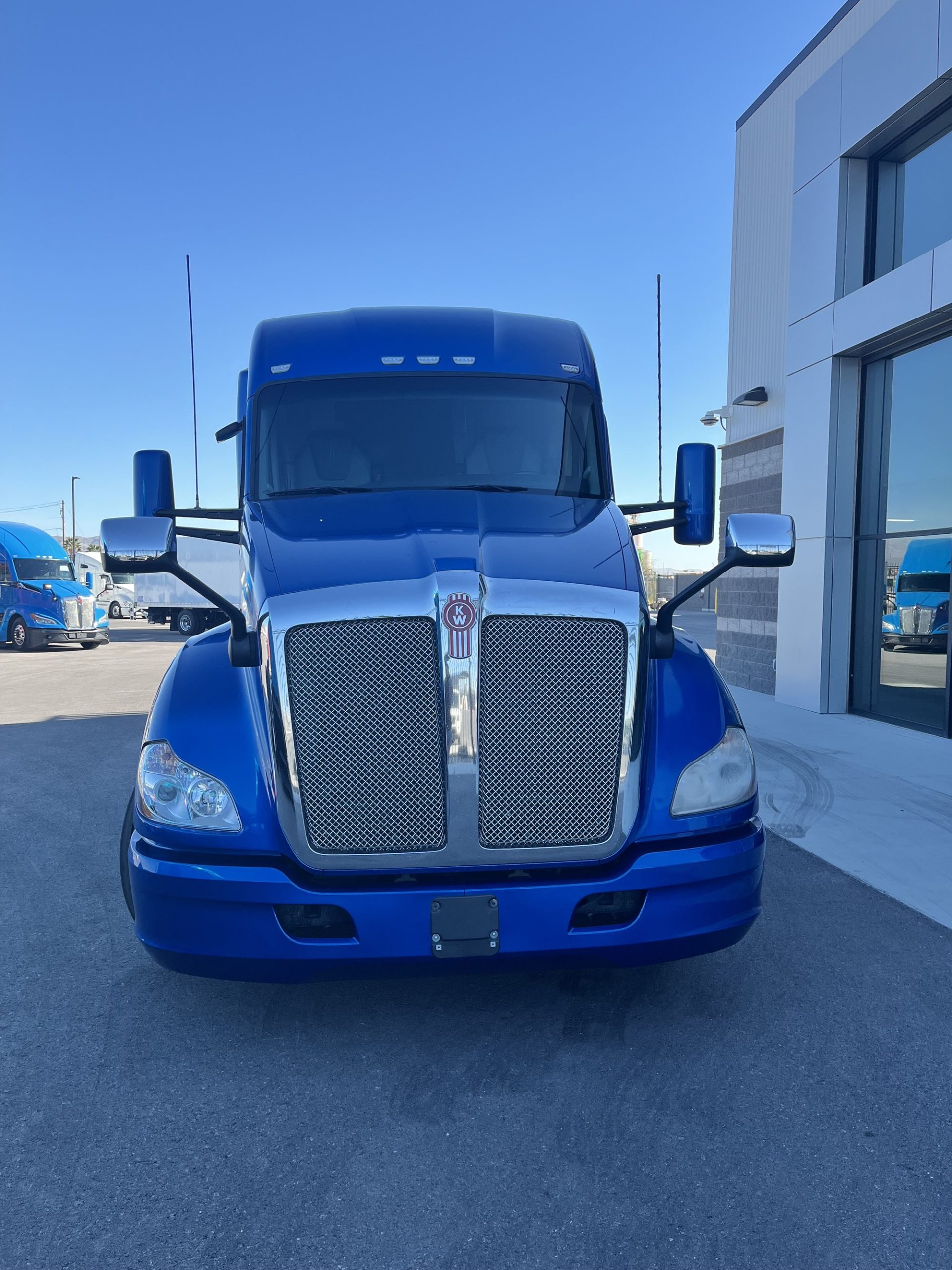 2021 Kenworth T680 in Las Vegas, NV, NV — photo 3