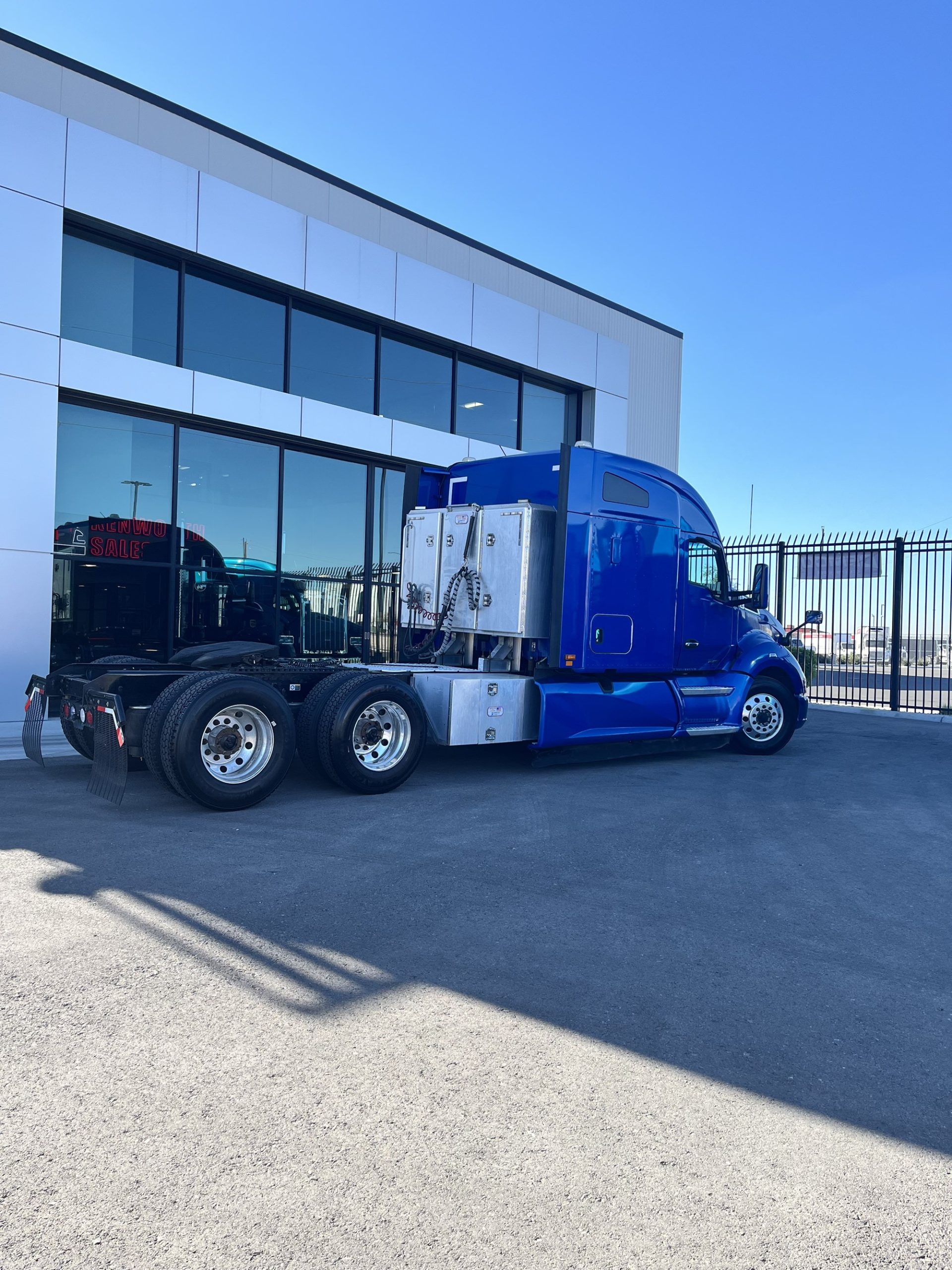 2021 Kenworth T680 in Las Vegas, NV, NV — photo 5