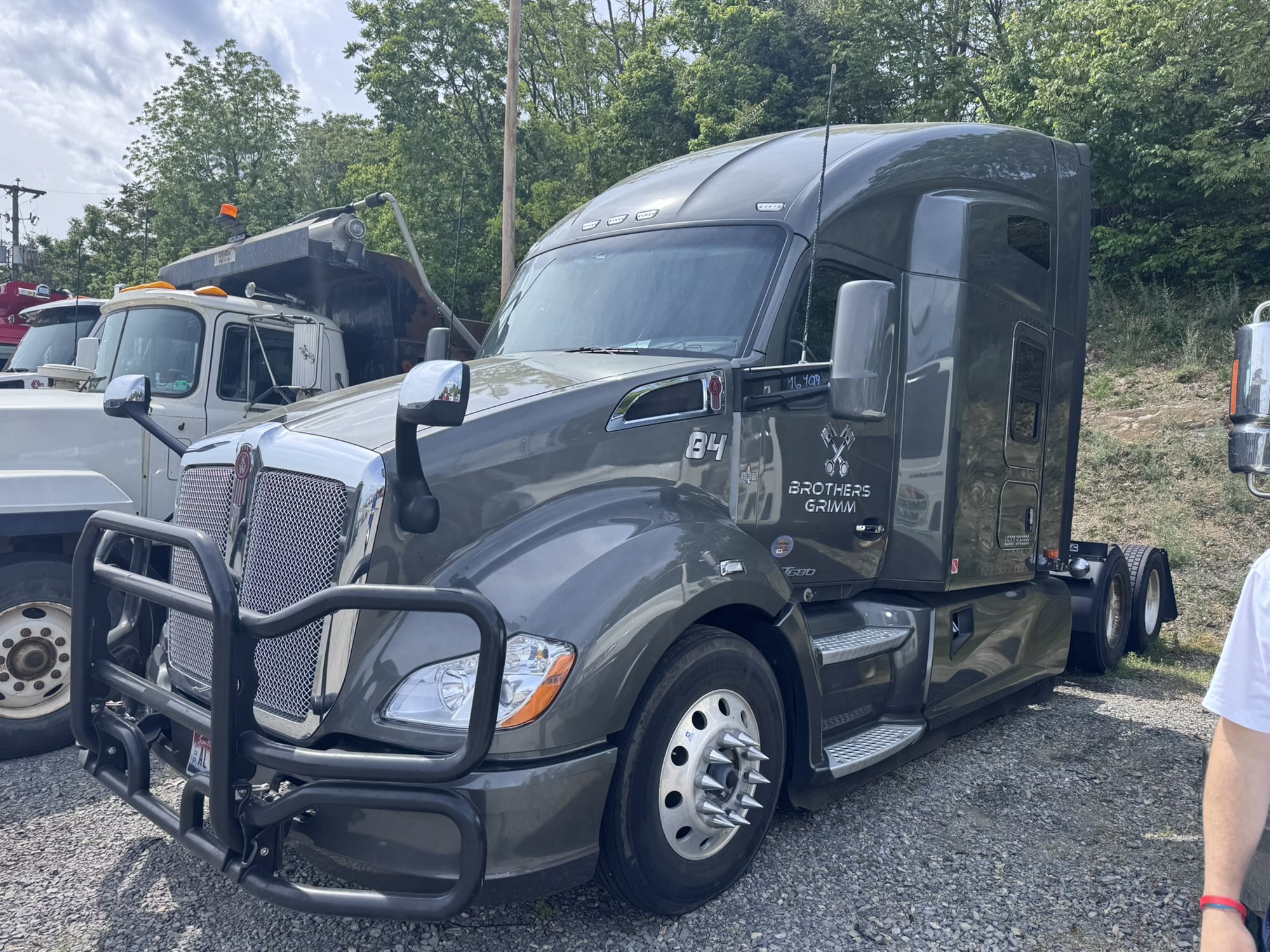 2021 Kenworth T680 2021 Kenworth T680 - image 1 of 6