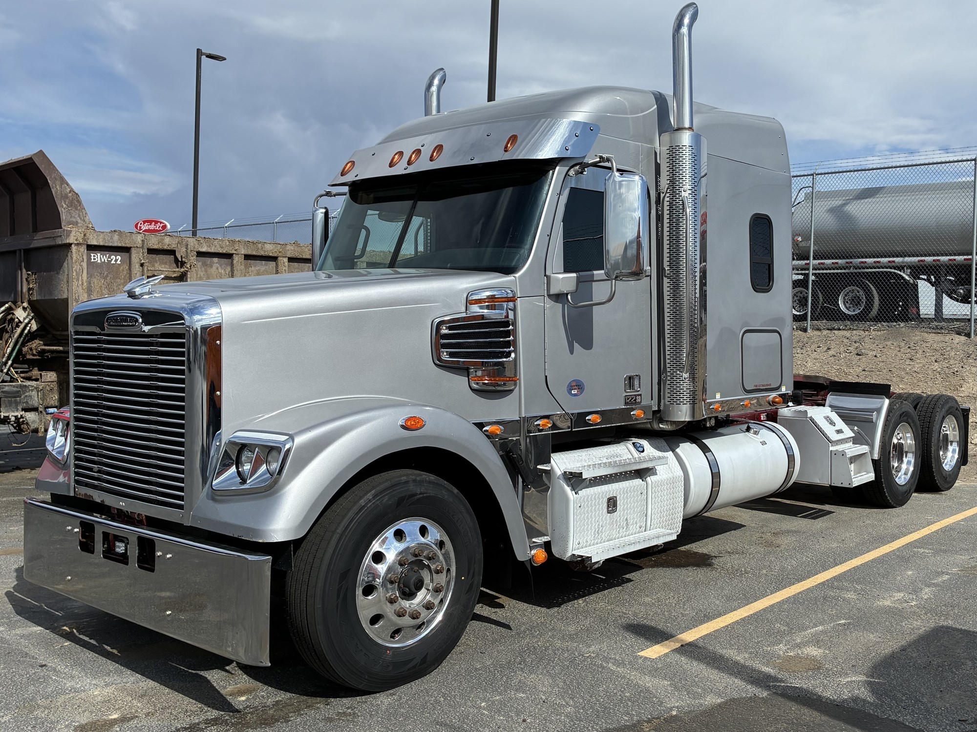 2022 Freightliner 122SD 2022 Freightliner 122SD - image 1 of 1