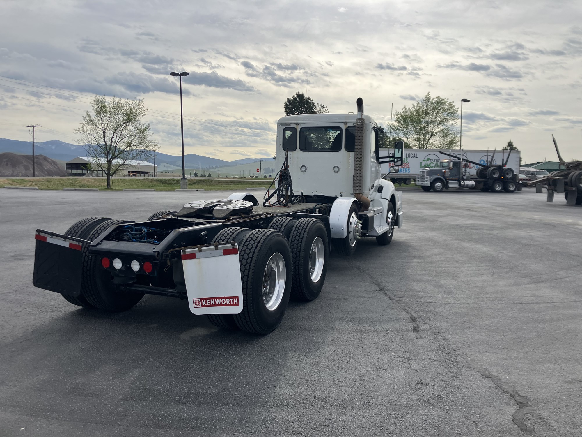 2022 Kenworth T880 2022 Kenworth T880 - image 5 of 6