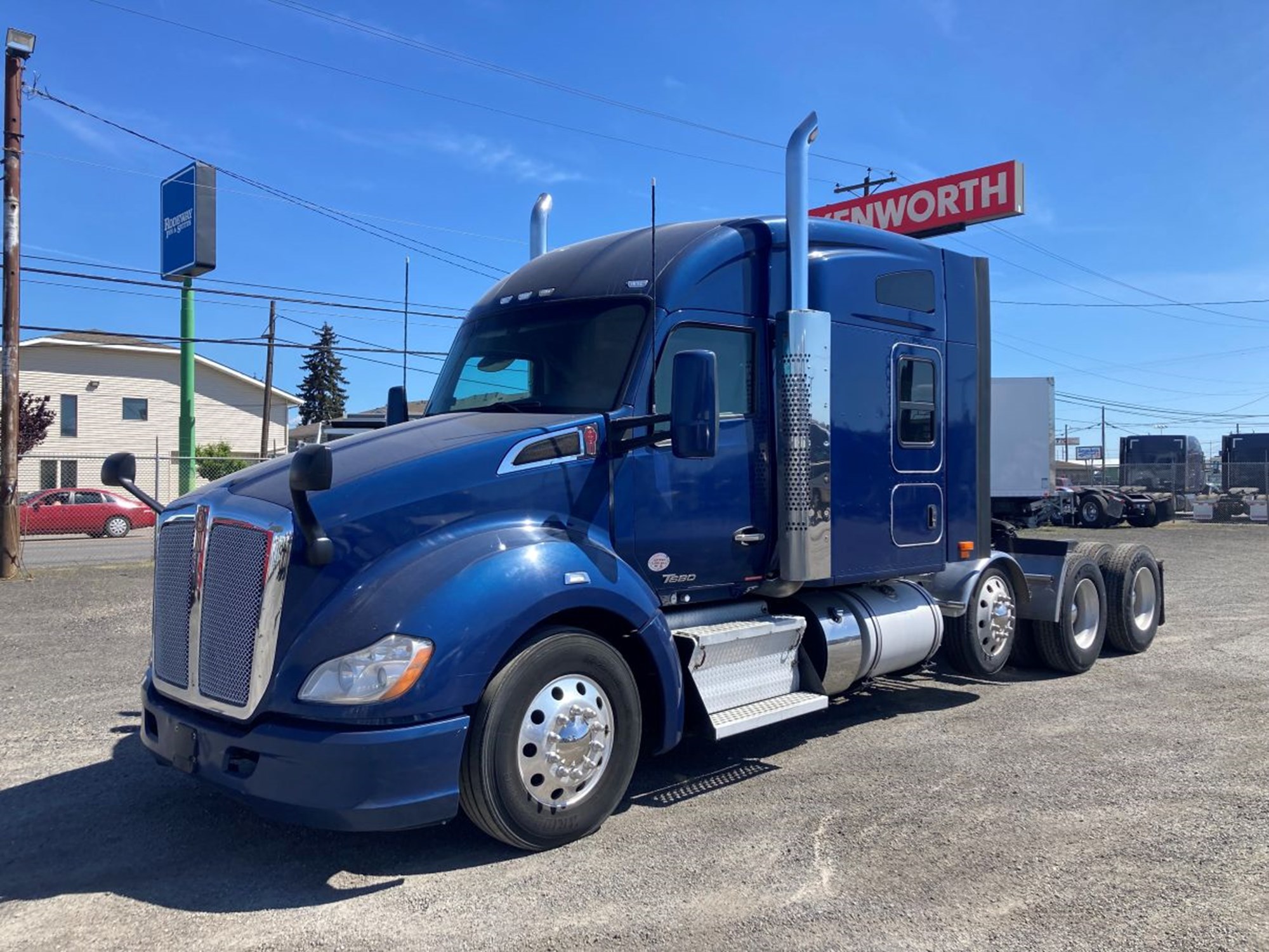 2022 Kenworth T680 2022 Kenworth T680 - image 1 of 6