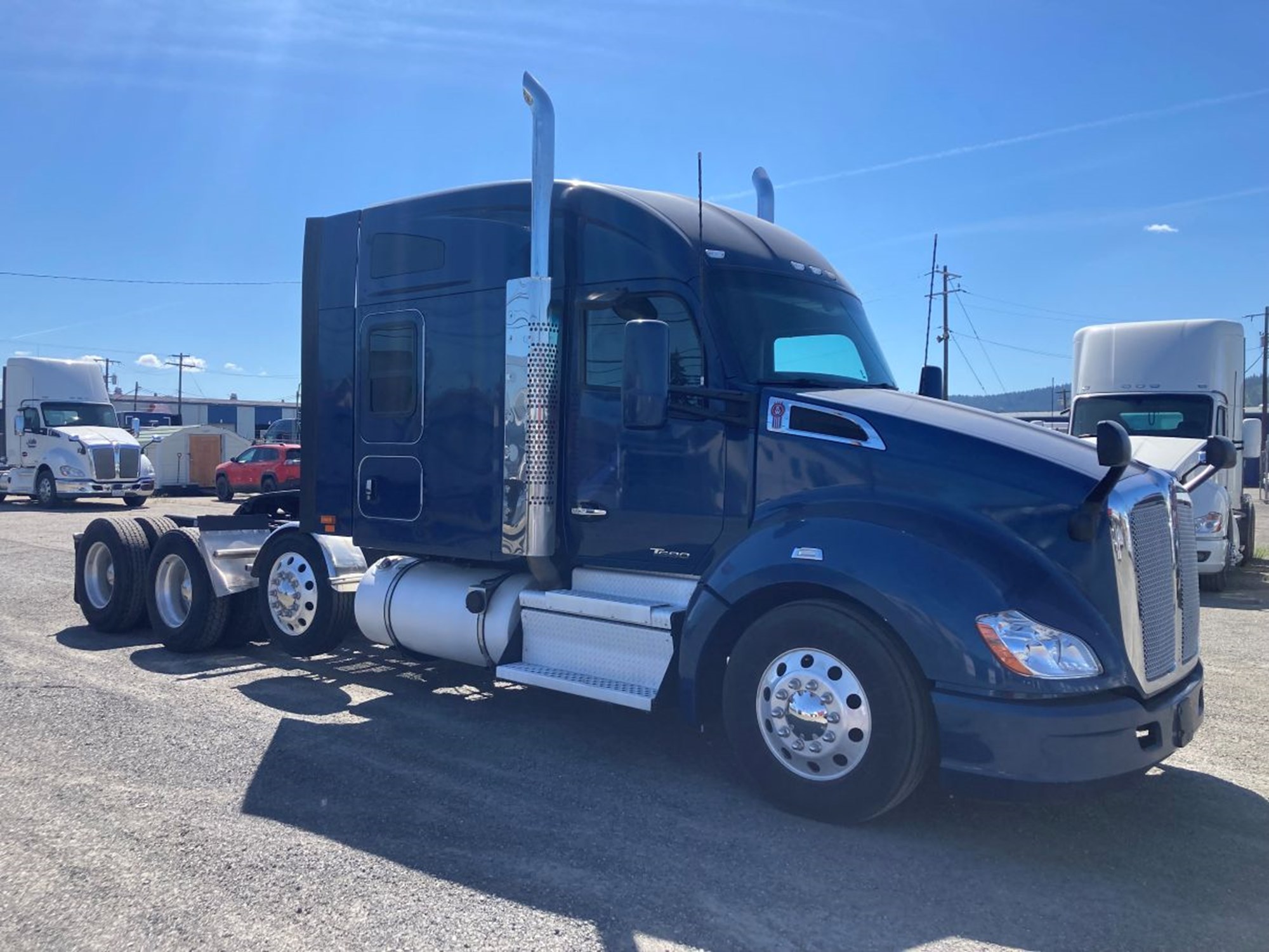 2022 Kenworth T680 2022 Kenworth T680 - image 2 of 6